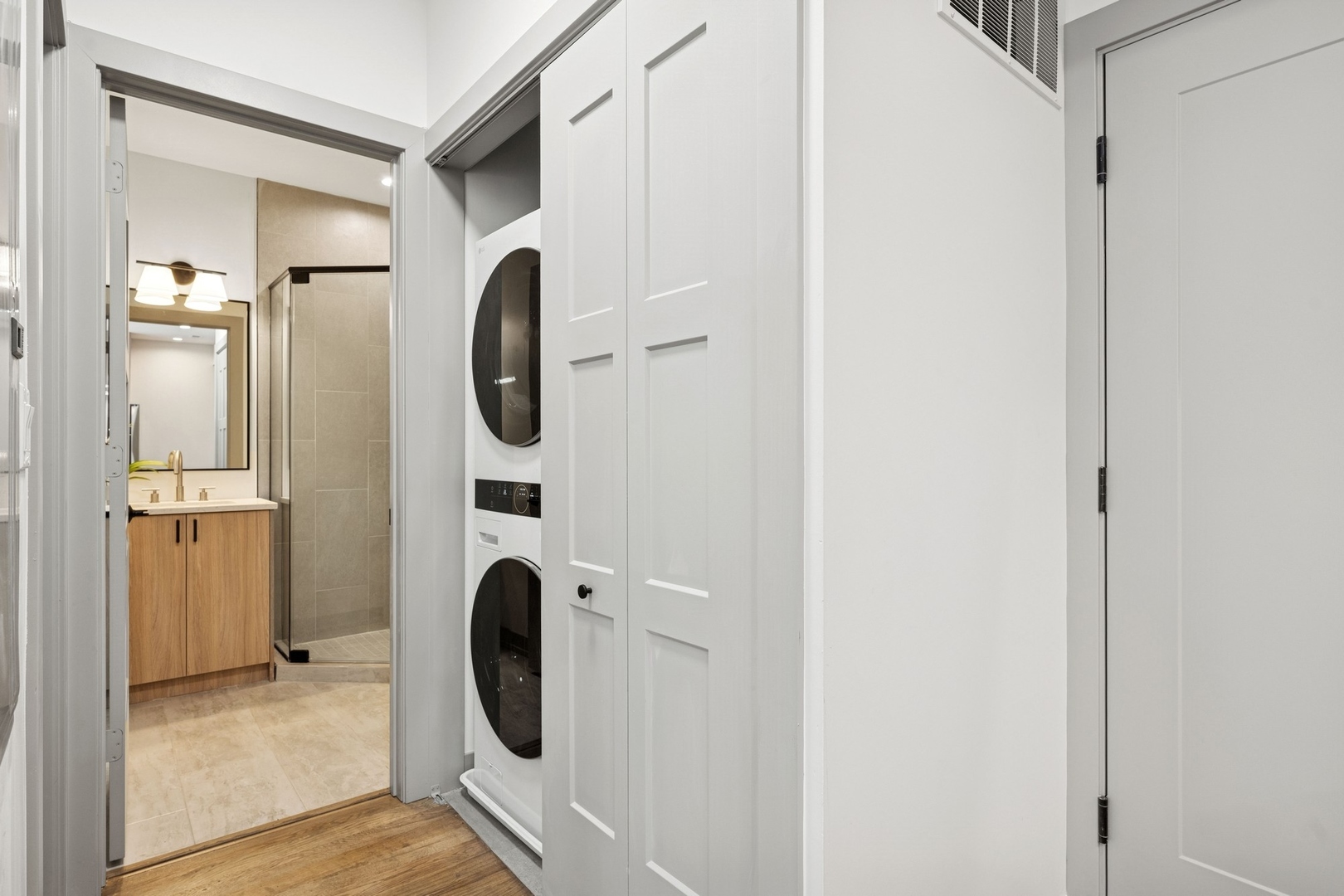 1341 W Estes Avenue Unit: 3D