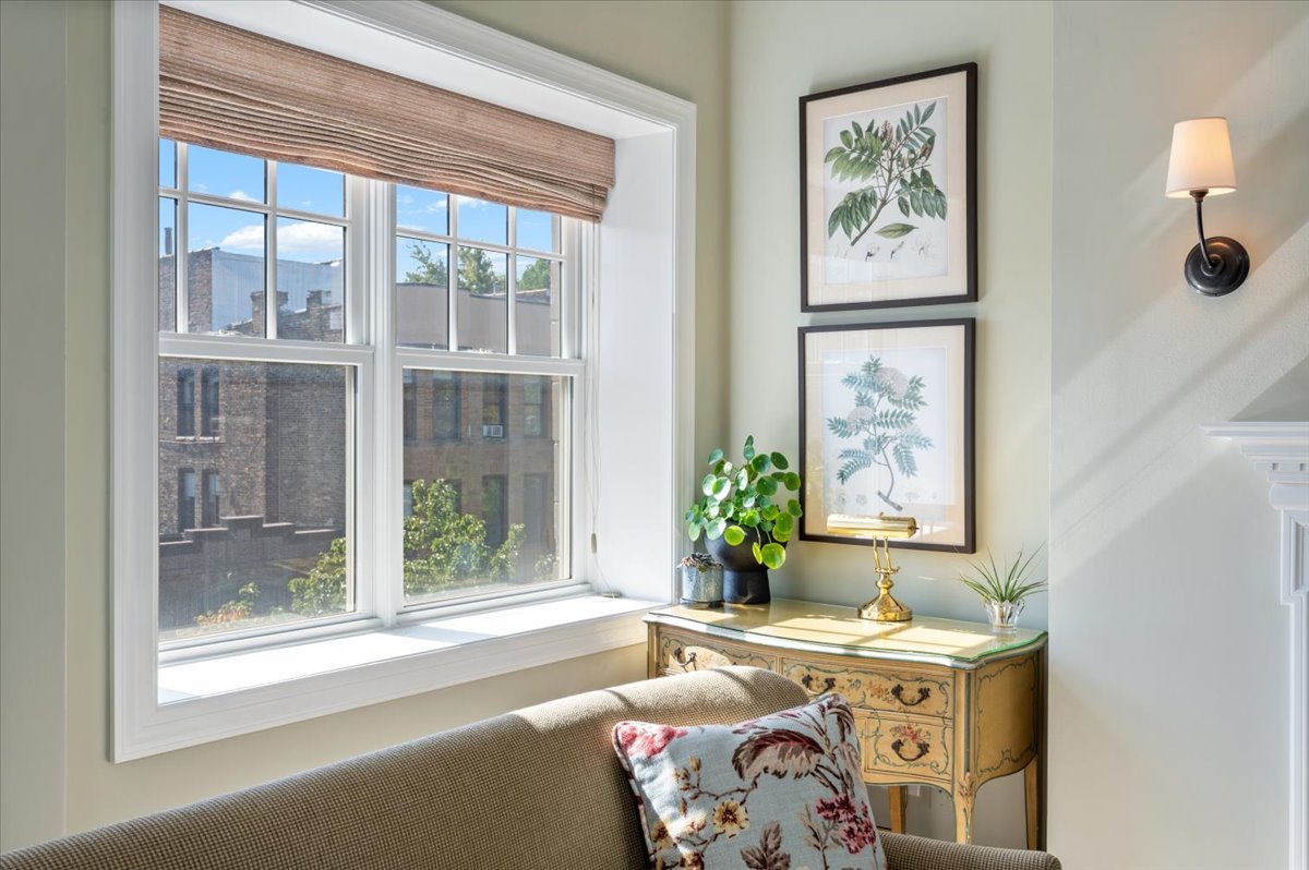 618 W OAKDALE Avenue Unit: 5
