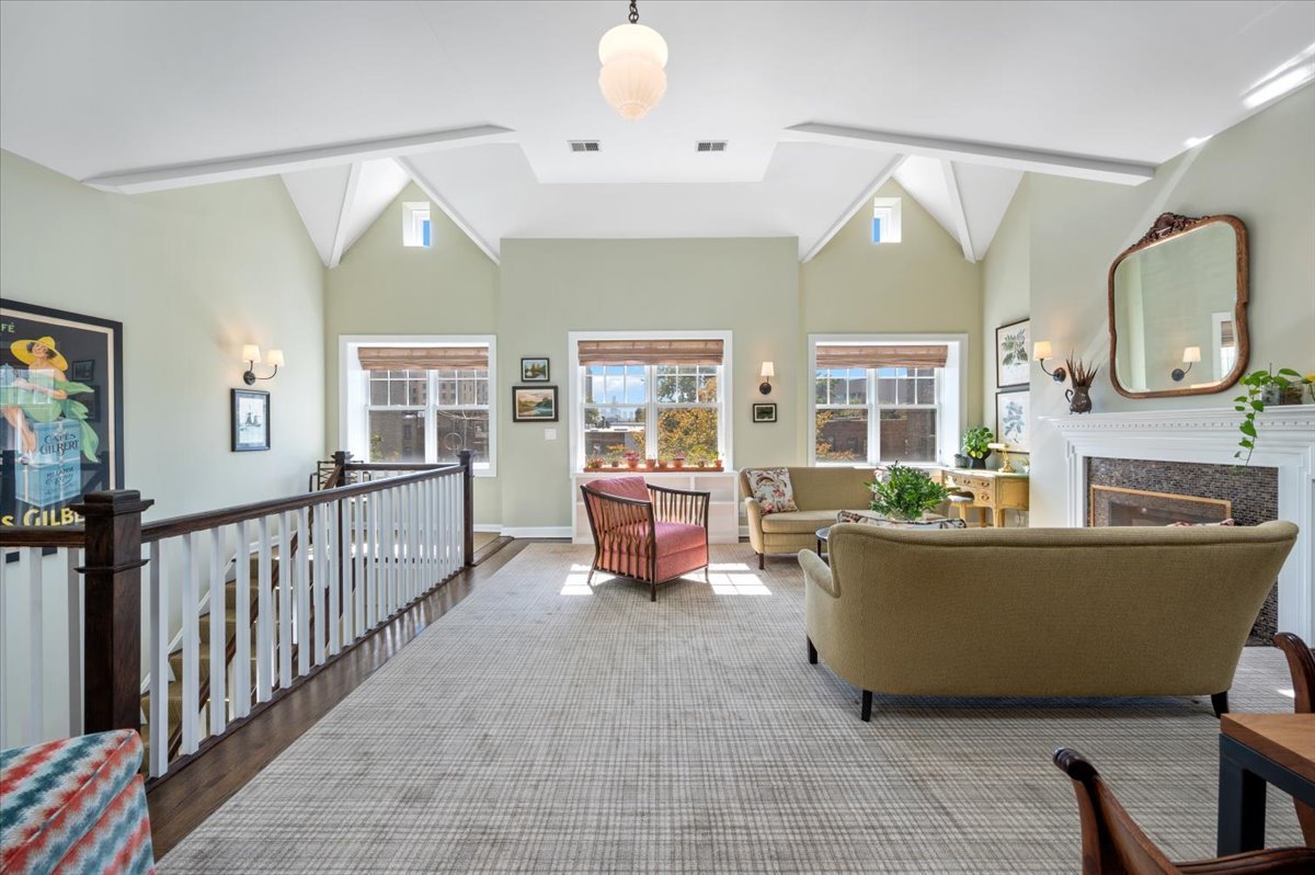 618 W OAKDALE Avenue Unit: 5