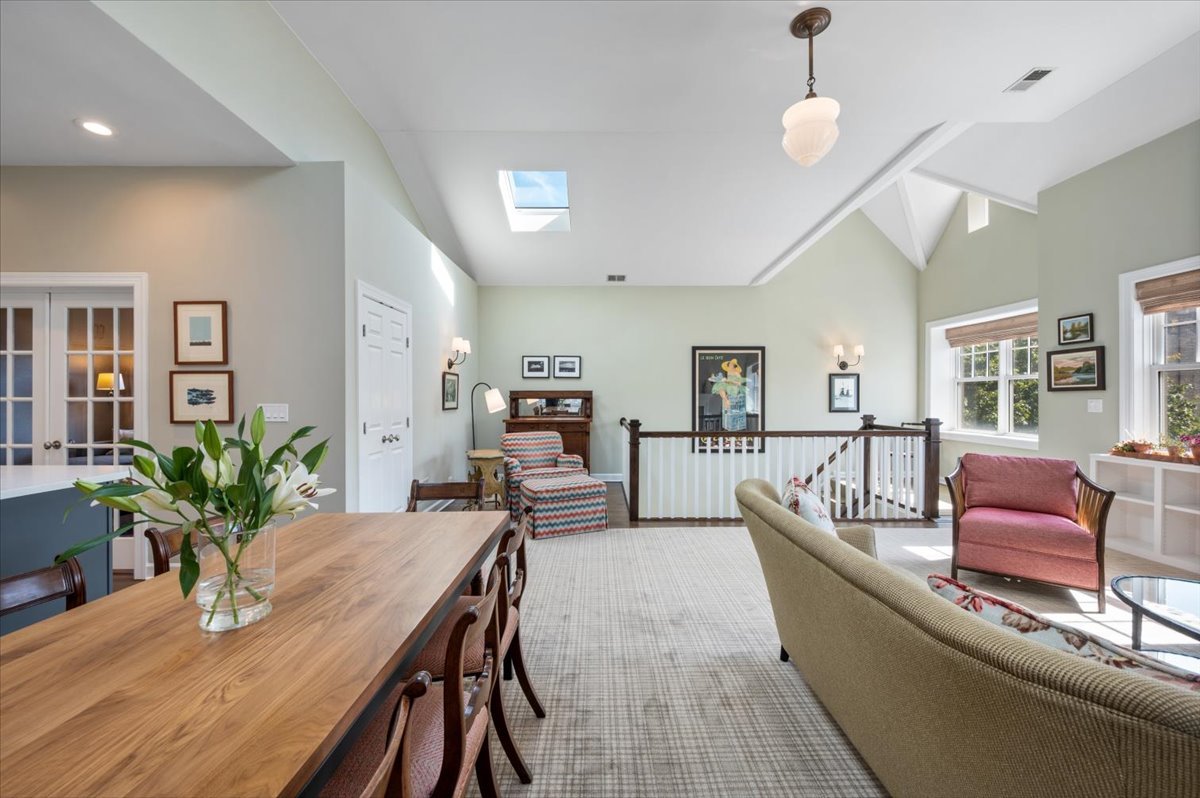 618 W OAKDALE Avenue Unit: 5