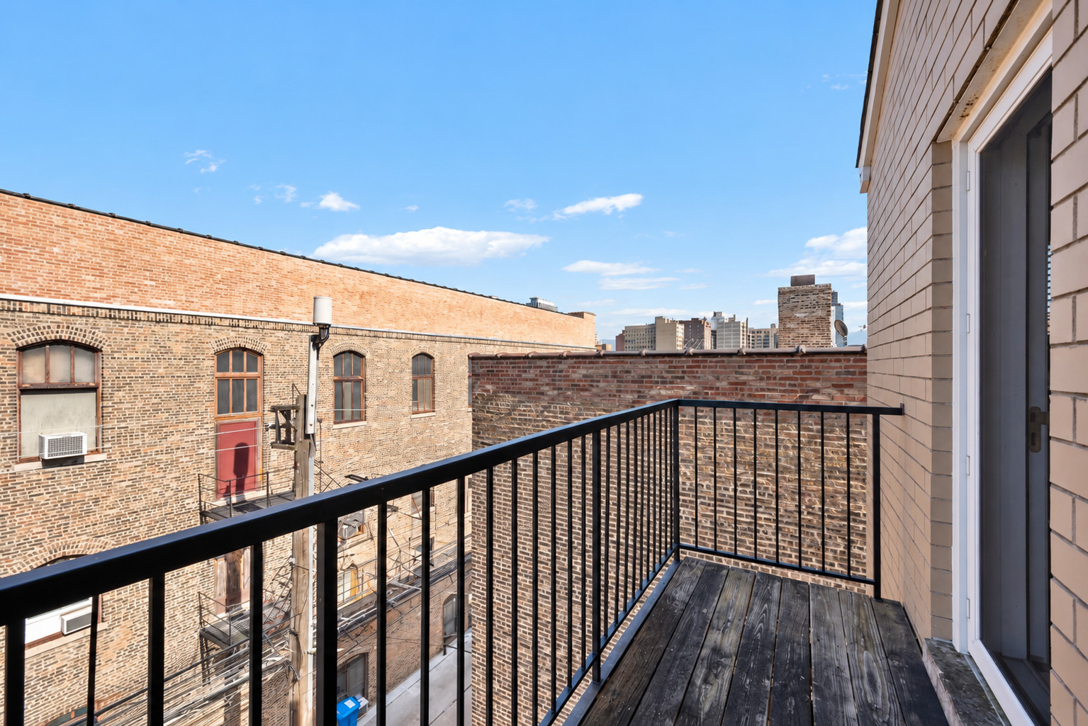 618 W OAKDALE Avenue Unit: 5