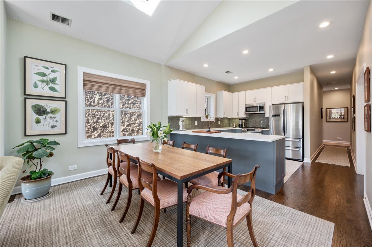 618 W OAKDALE Avenue Unit: 5