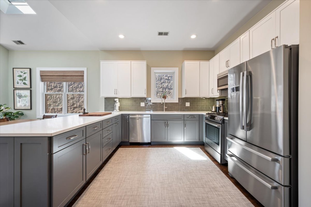 618 W OAKDALE Avenue Unit: 5