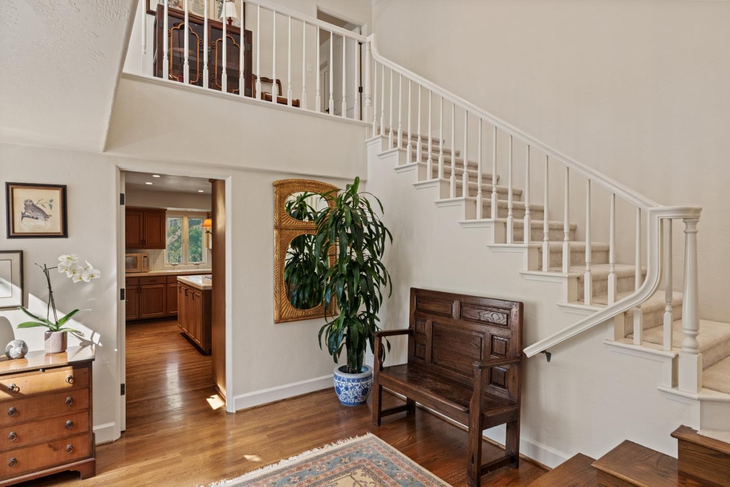 1221 Benbow Place
