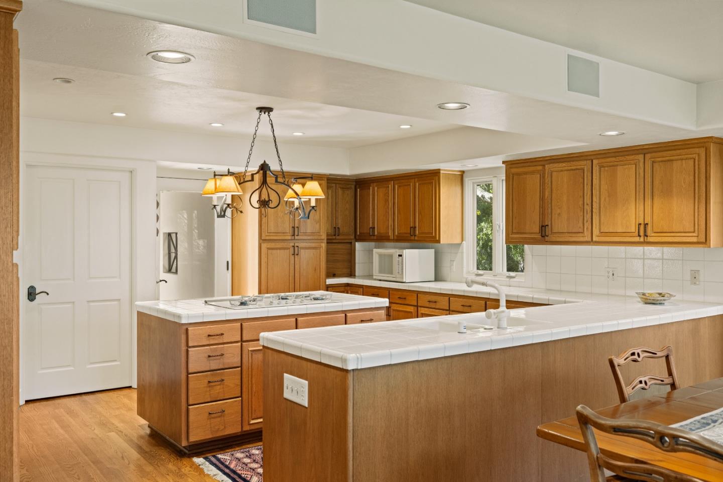 1221 Benbow Place