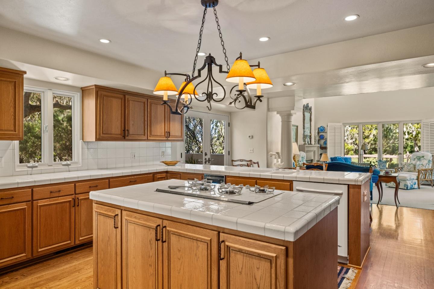 1221 Benbow Place