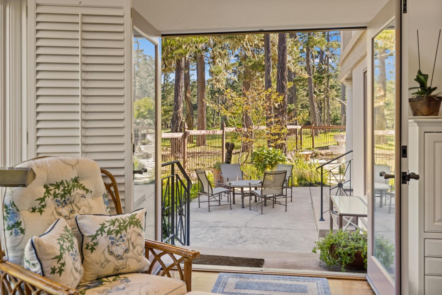 1221 Benbow Place