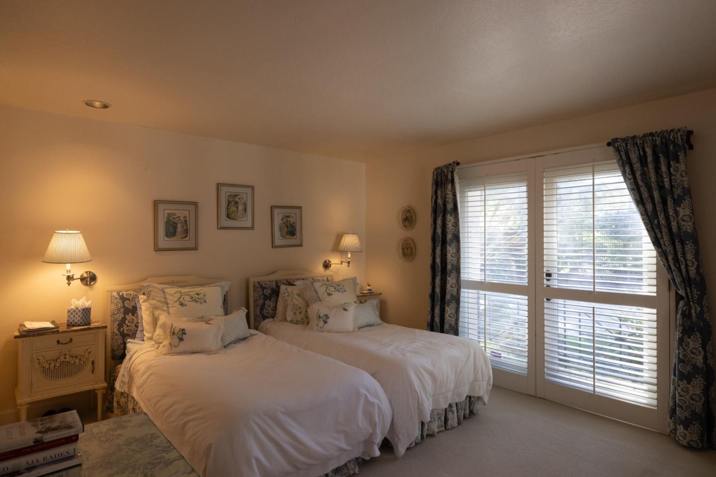 1221 Benbow Place