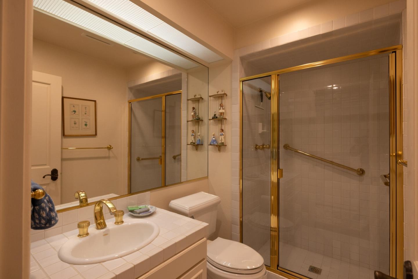 1221 Benbow Place