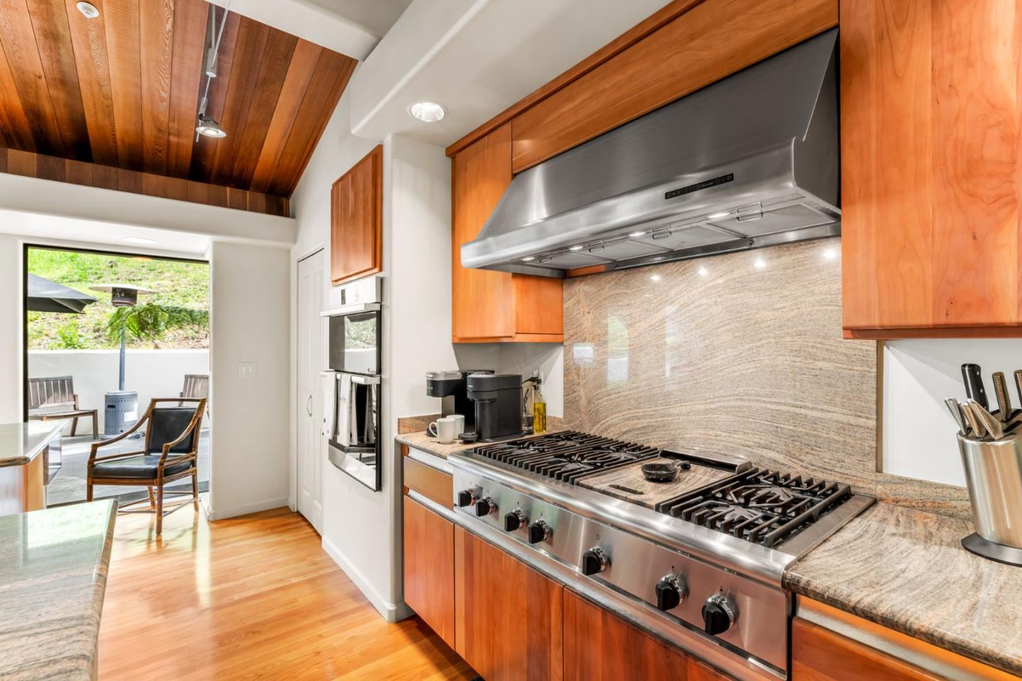 1245 Aguajito Road