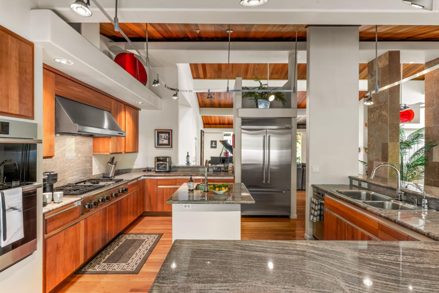 1245 Aguajito Road