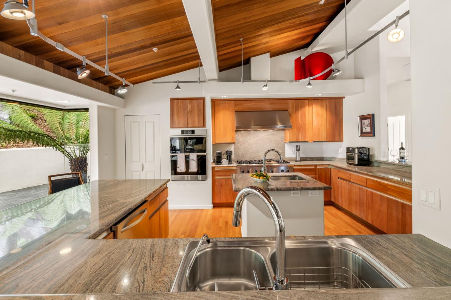 1245 Aguajito Road