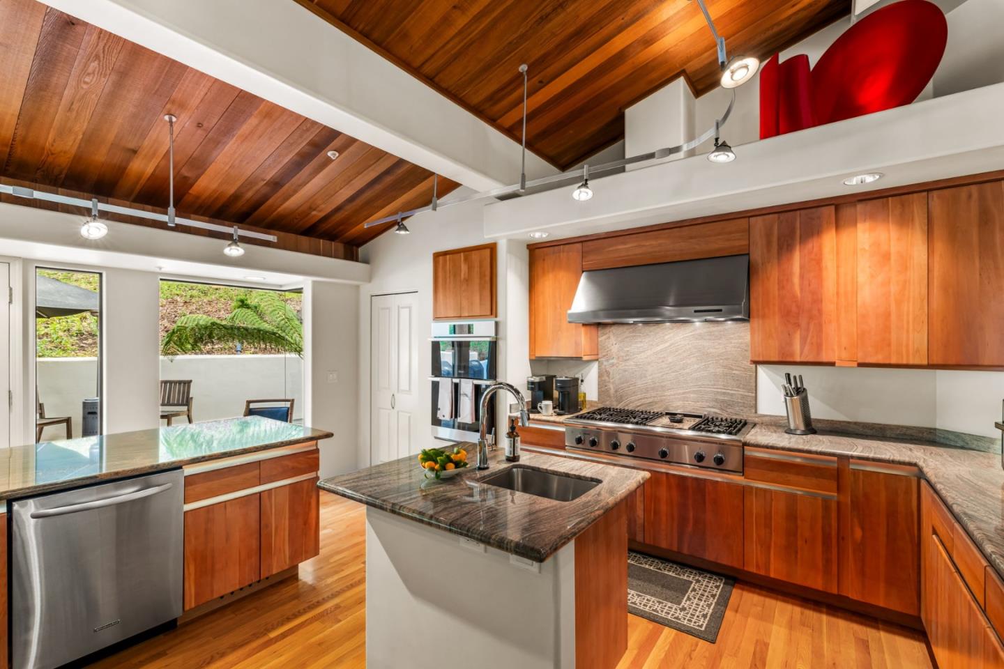 1245 Aguajito Road
