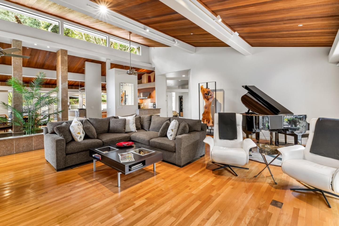 1245 Aguajito Road