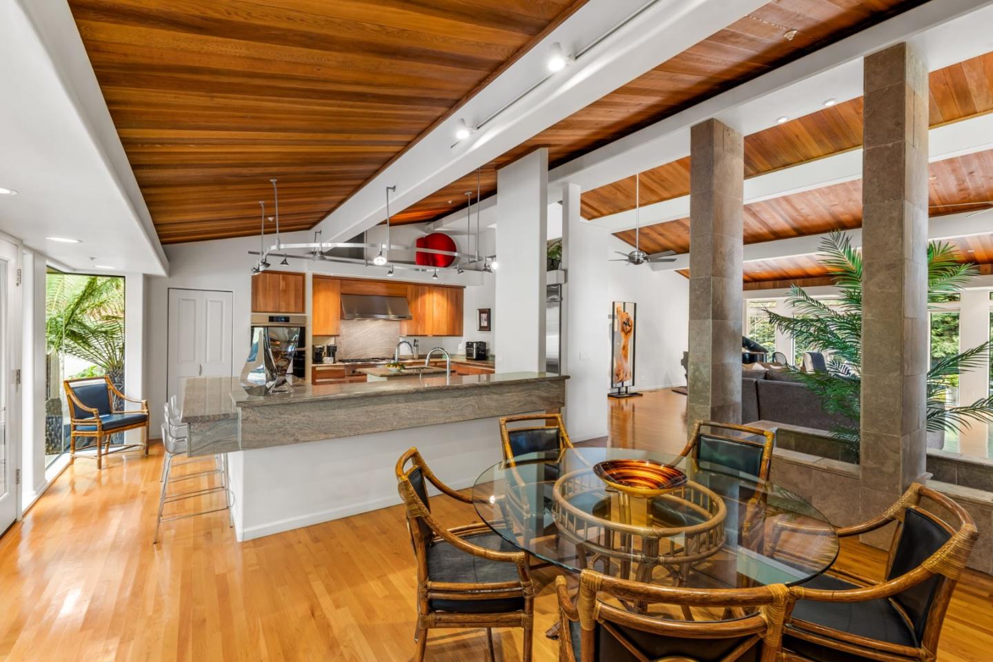 1245 Aguajito Road