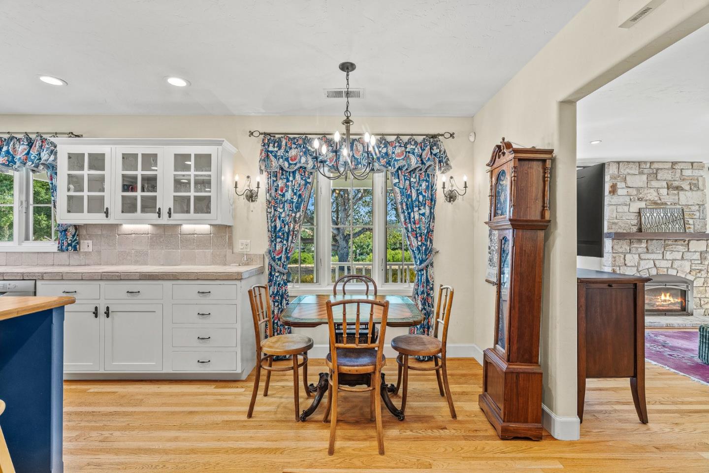 713 Salinas Monterey Highway