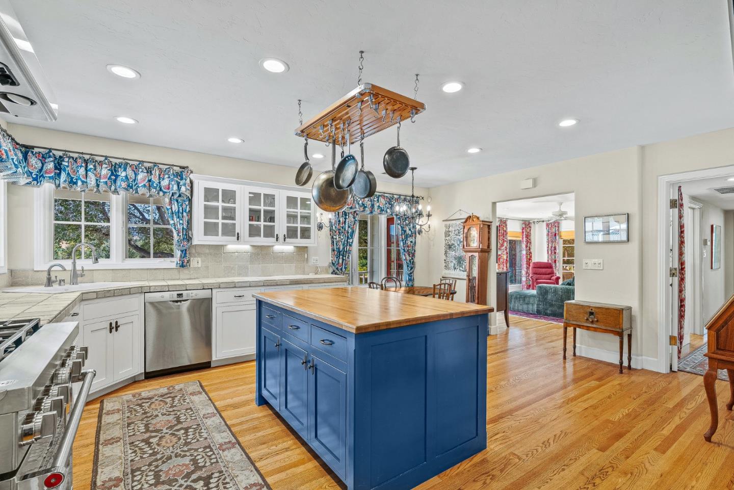 713 Salinas Monterey Highway