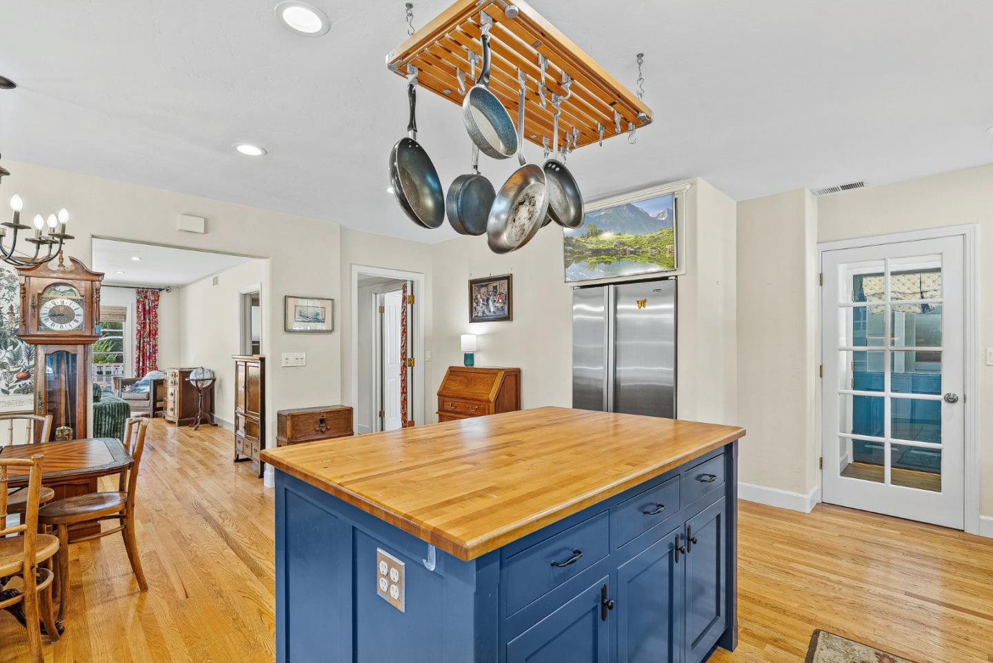 713 Salinas Monterey Highway