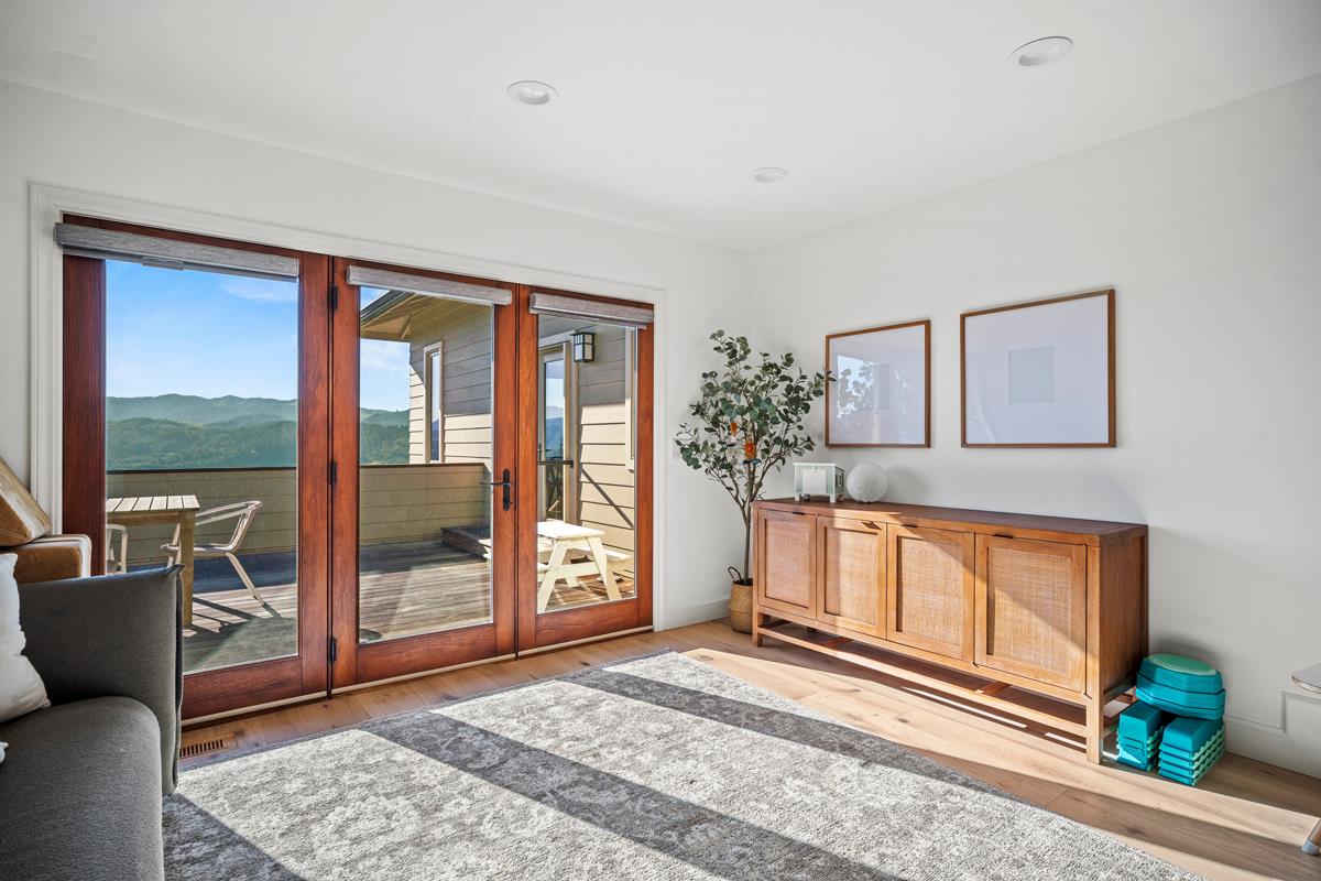 24911 Outlook Terrace
