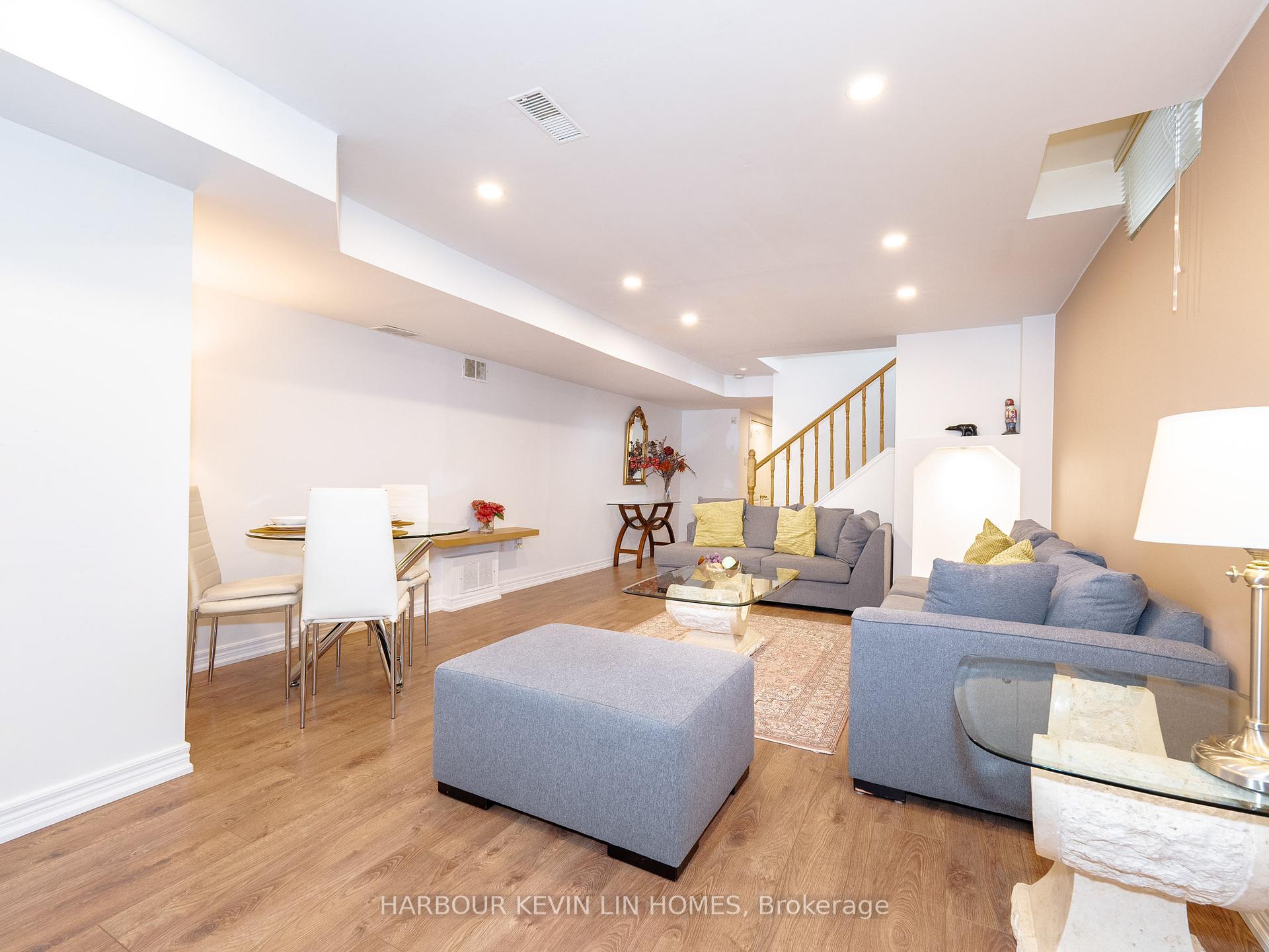 59 Waterton Cres