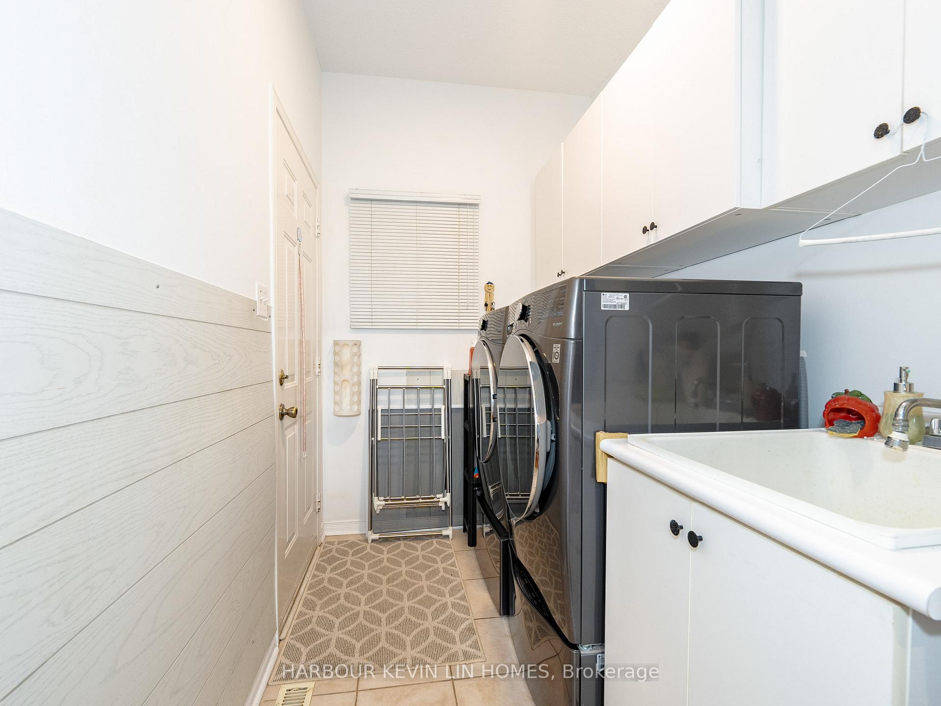 59 Waterton Cres