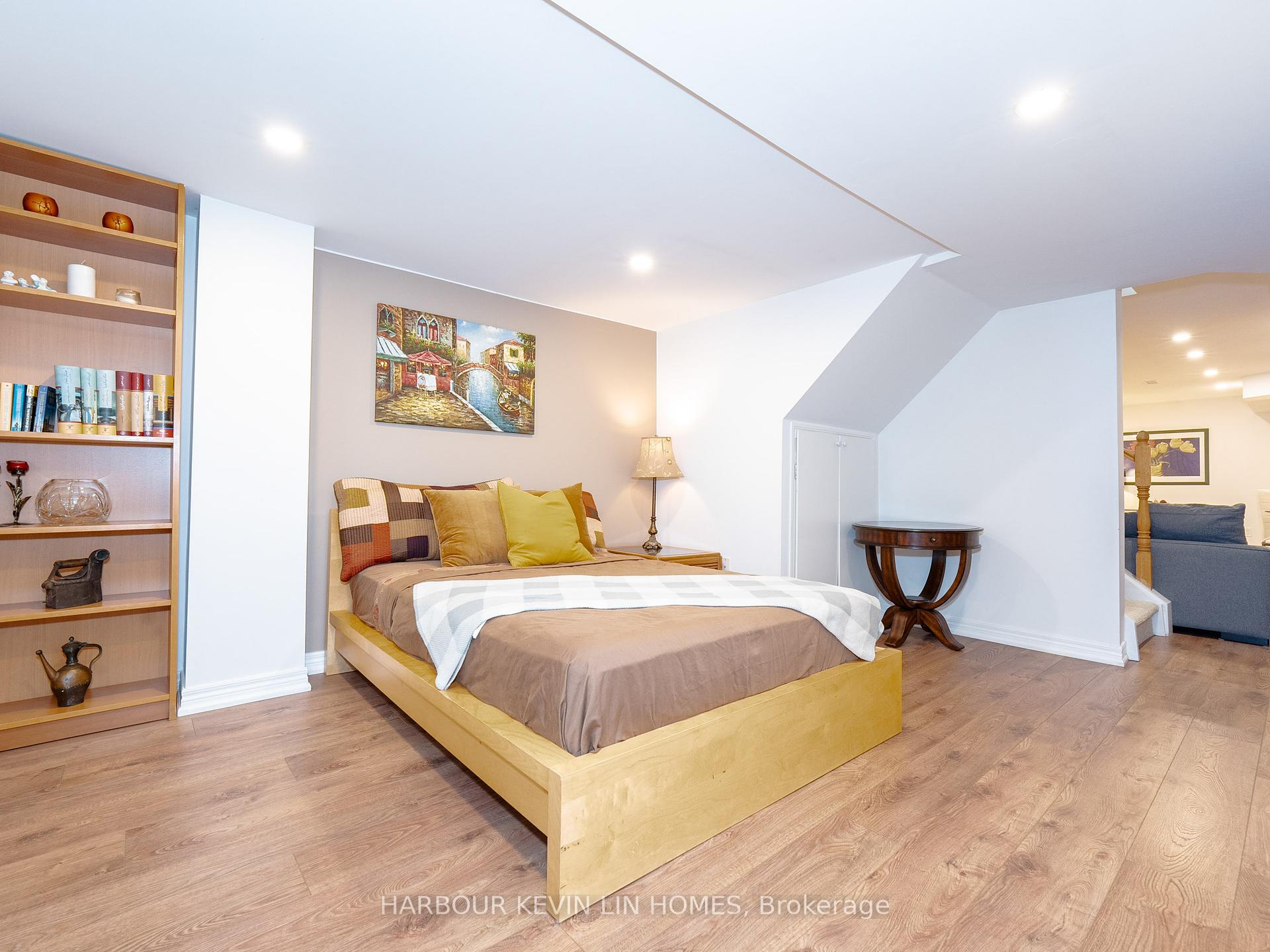 59 Waterton Cres