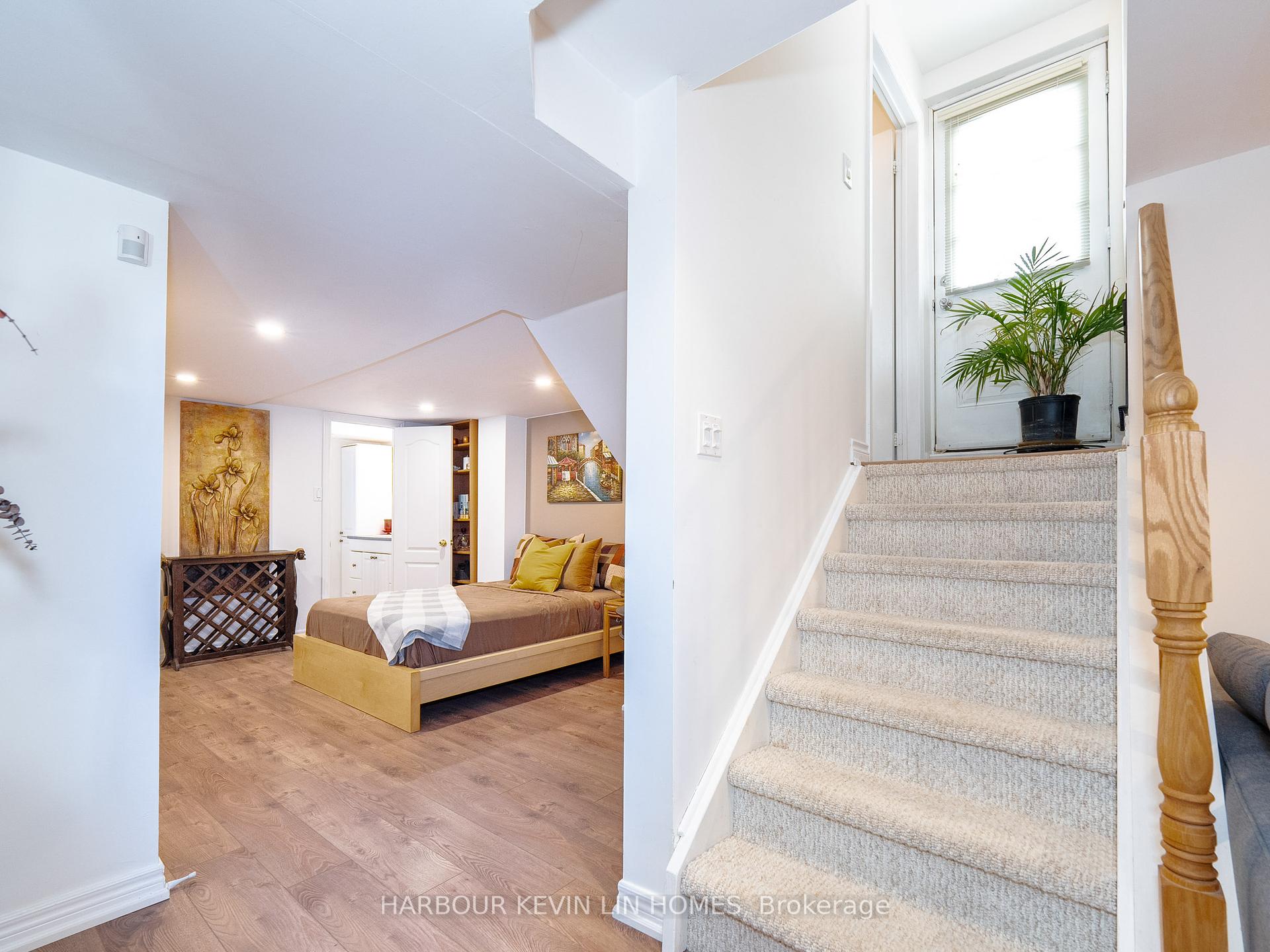 59 Waterton Cres