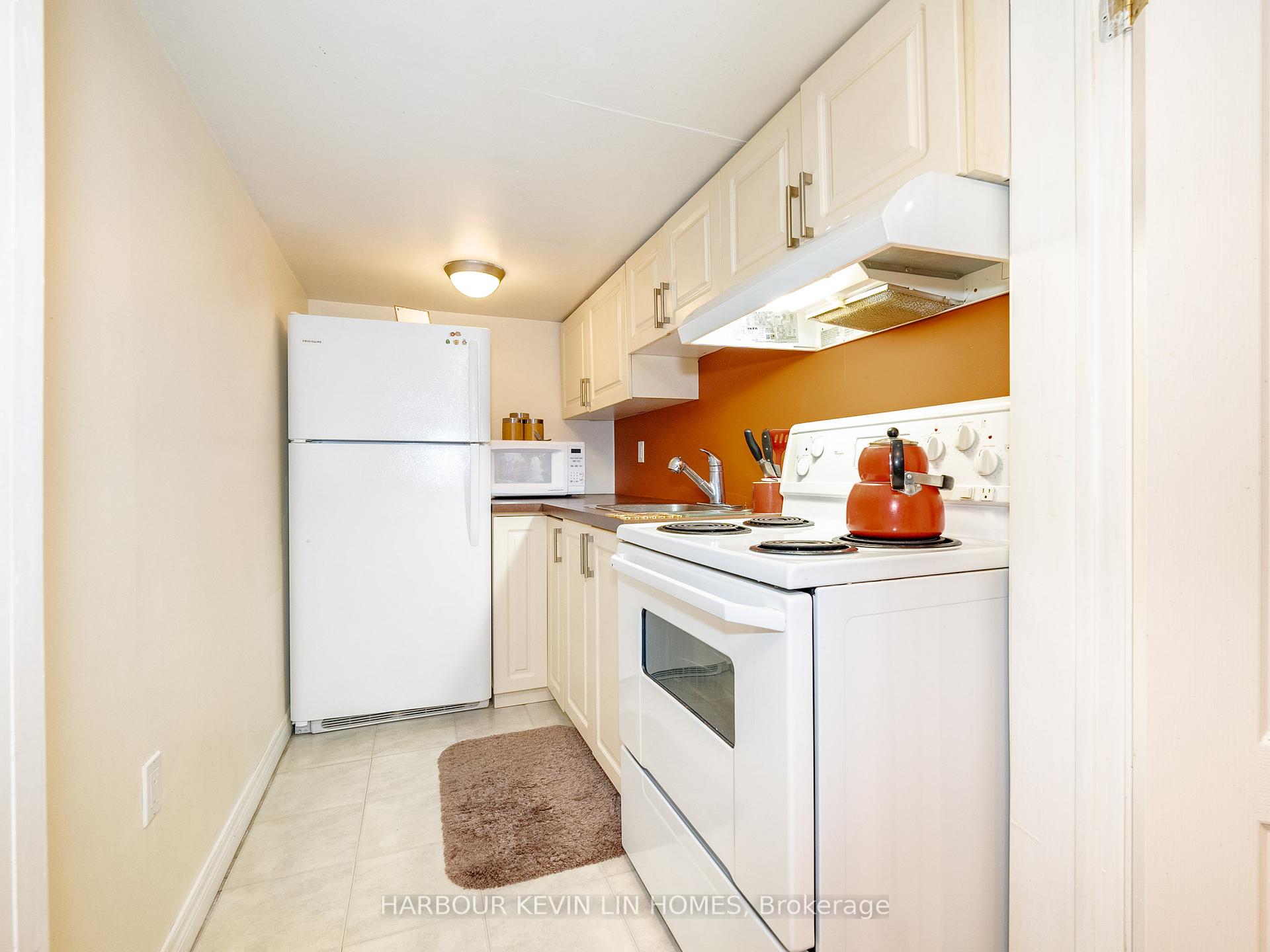 59 Waterton Cres