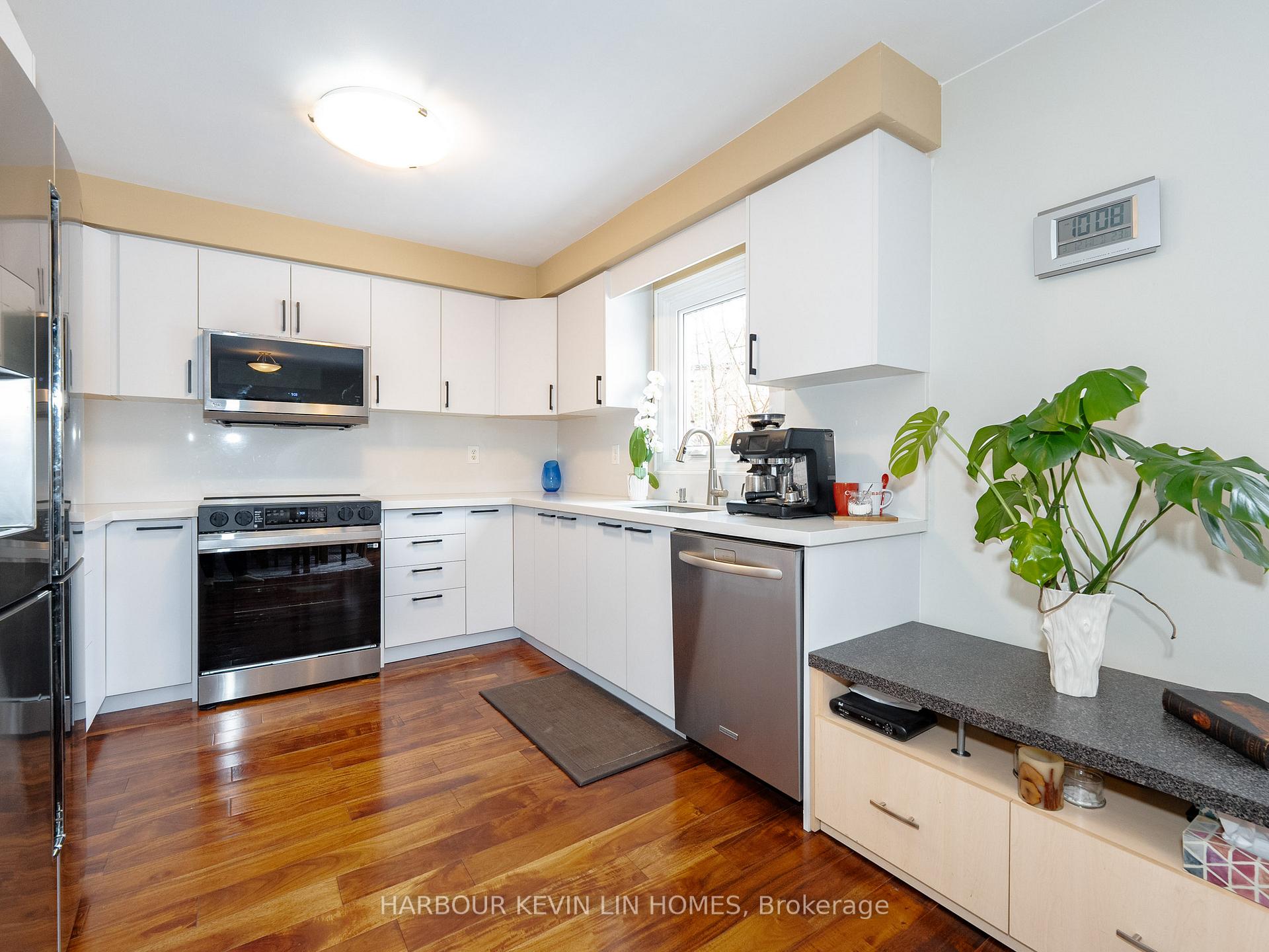 59 Waterton Cres