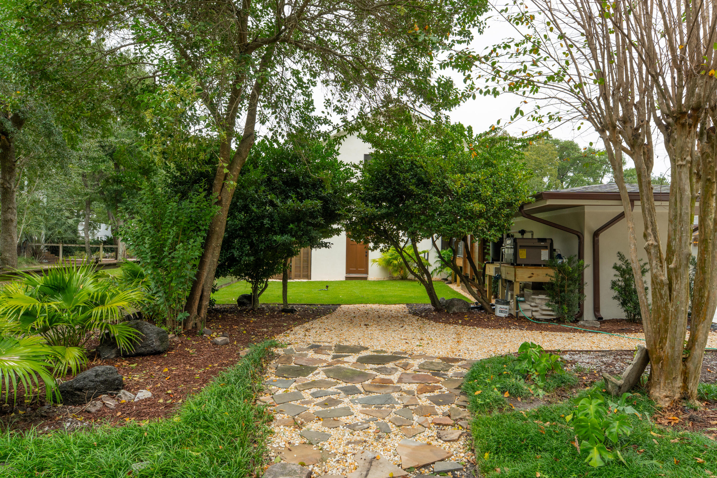 924 White Point Boulevard