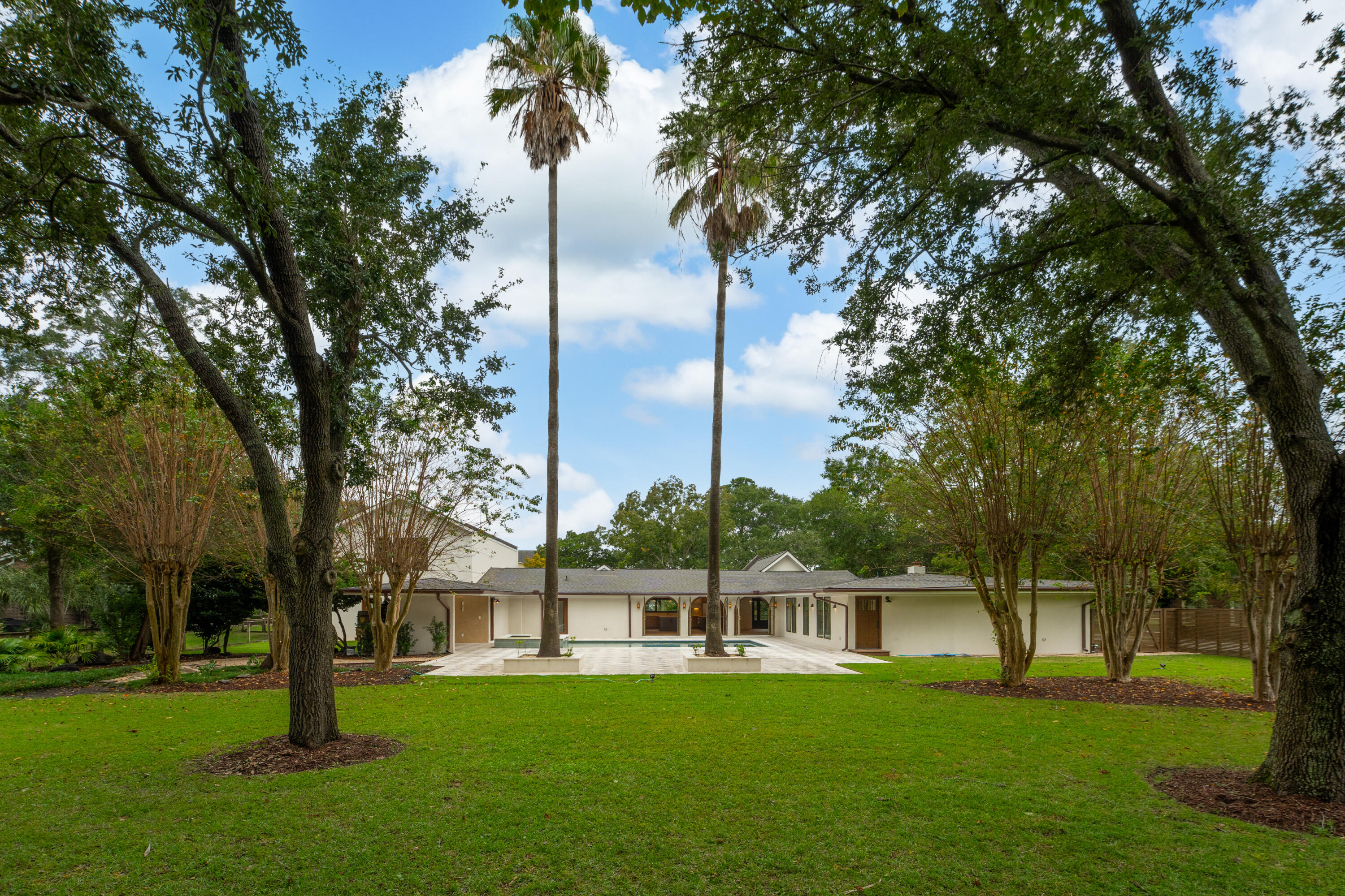 924 White Point Boulevard