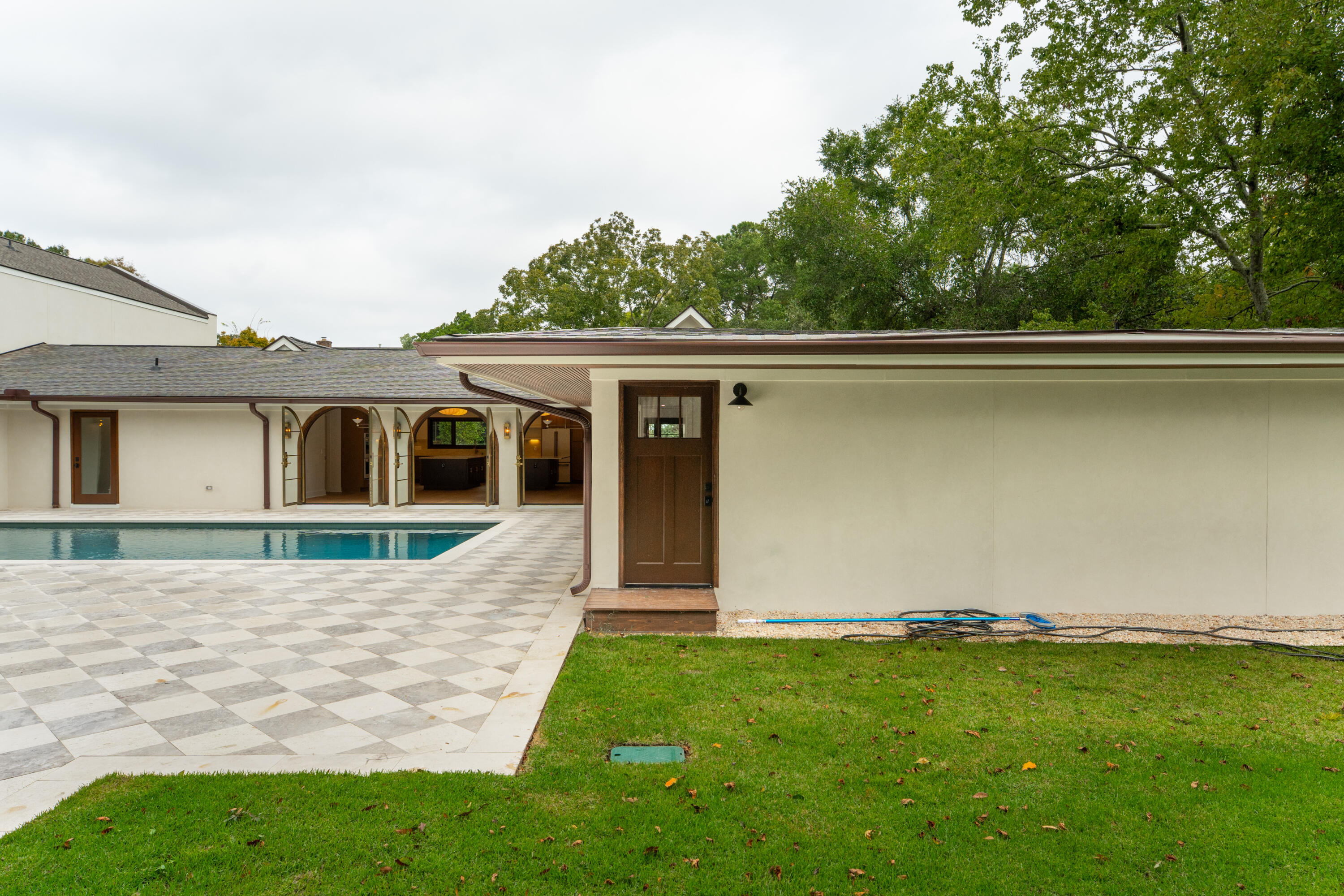 924 White Point Boulevard