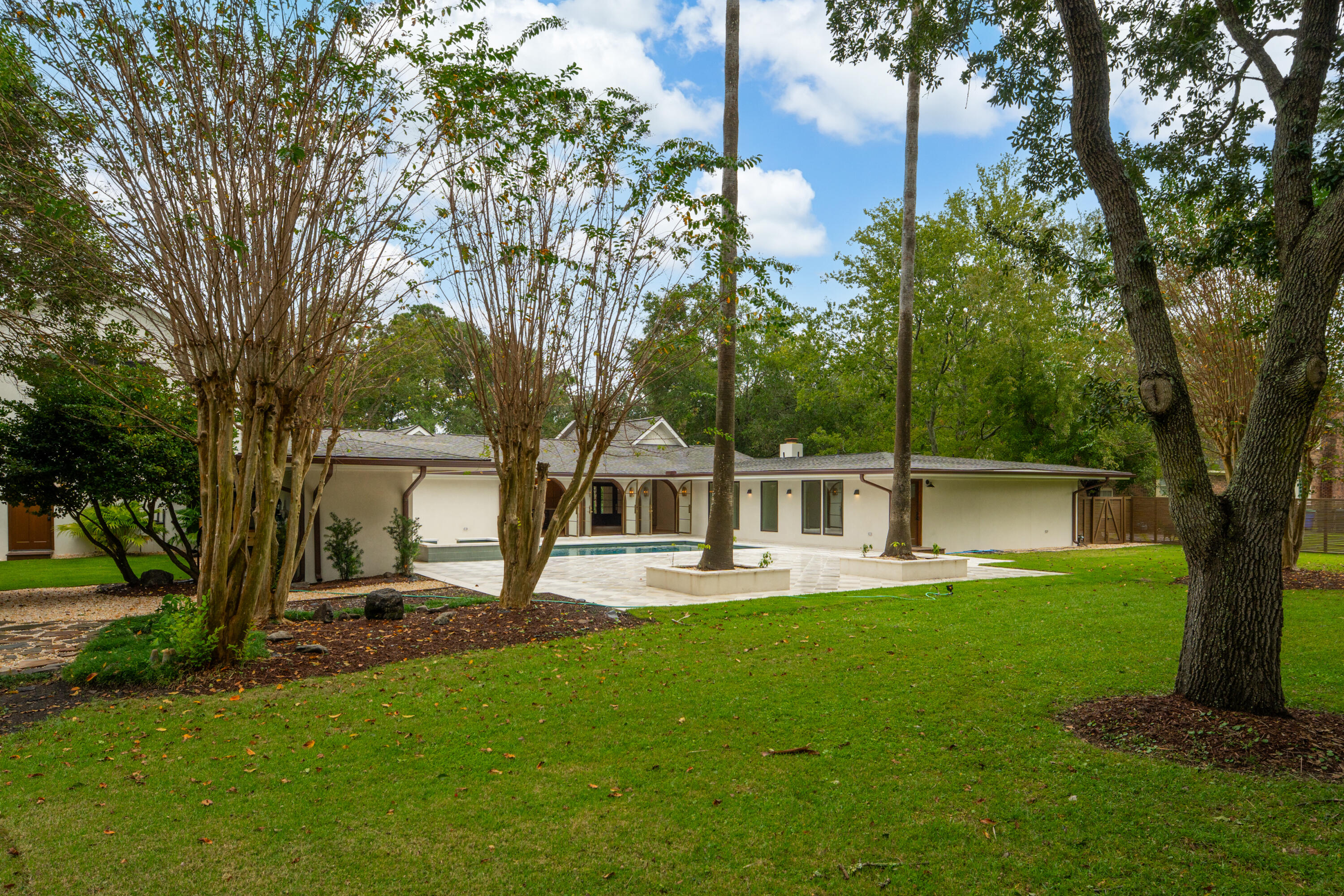 924 White Point Boulevard