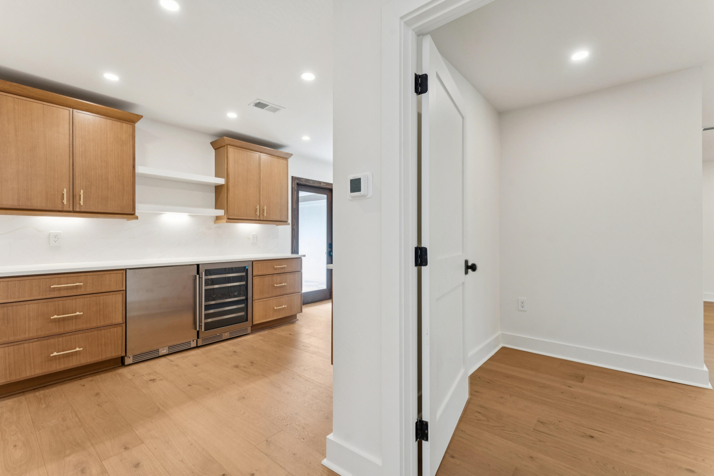 924 White Point Boulevard