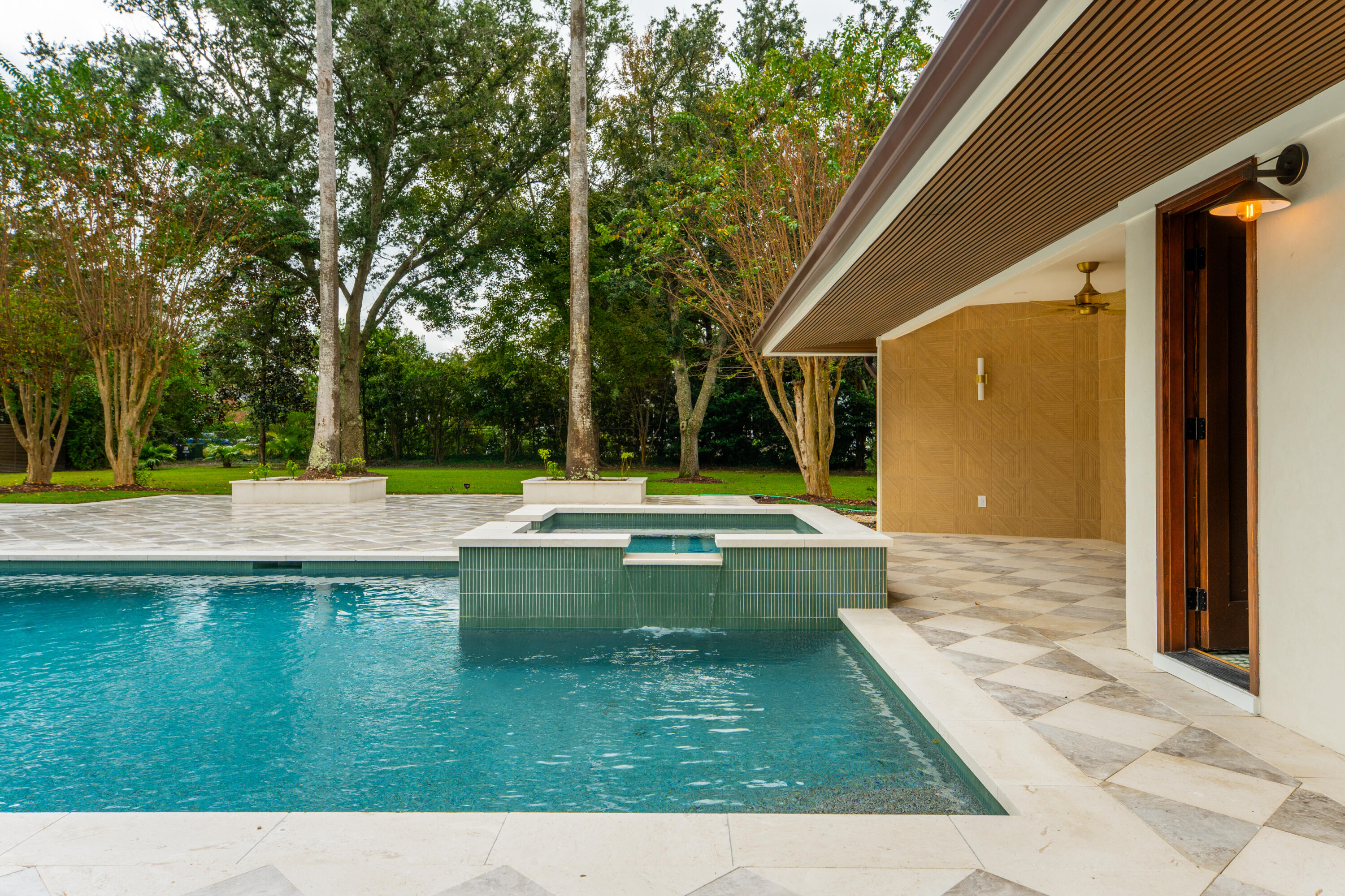 924 White Point Boulevard