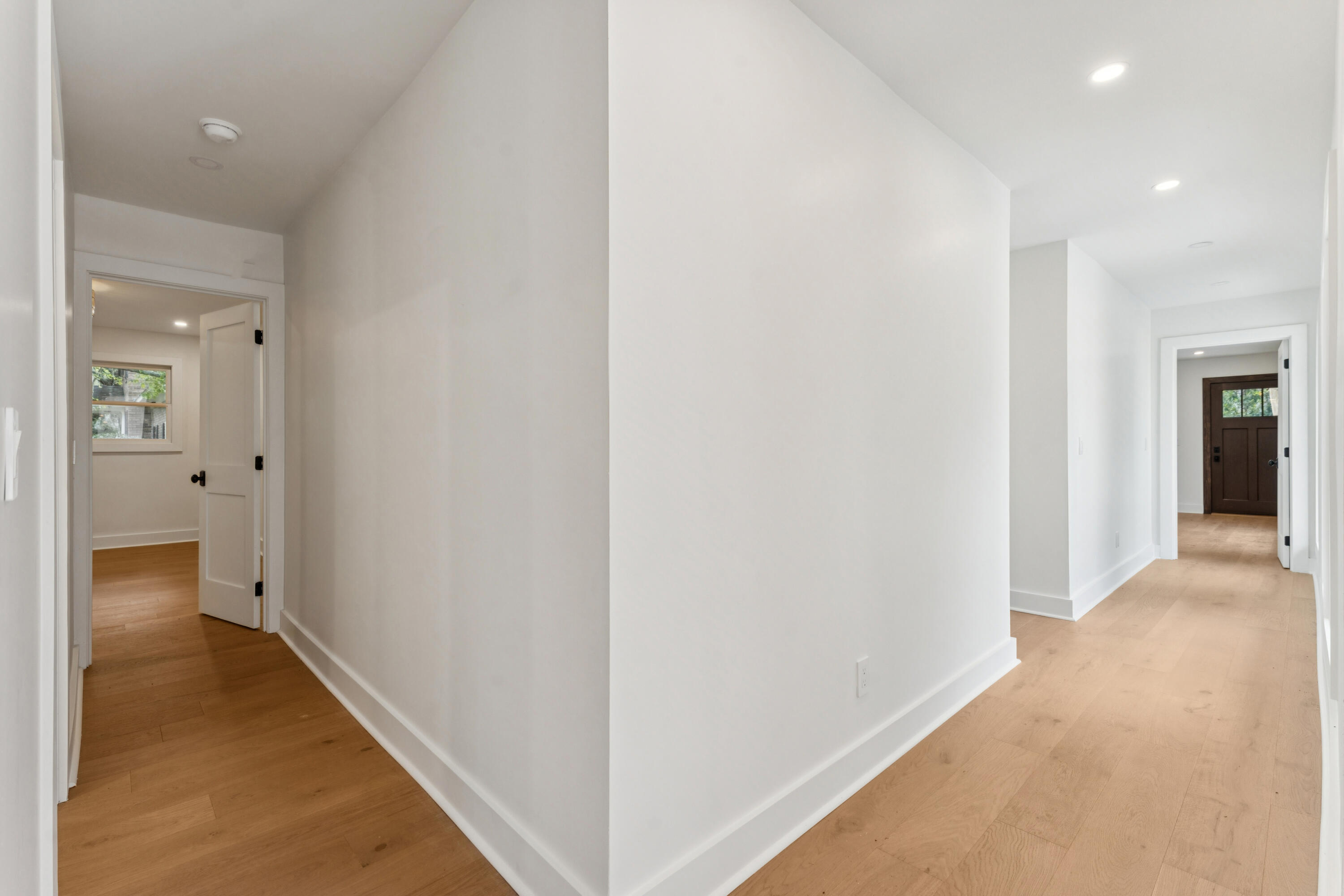 924 White Point Boulevard