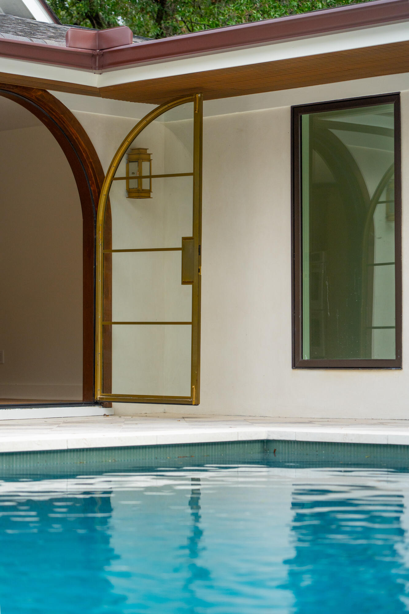 924 White Point Boulevard