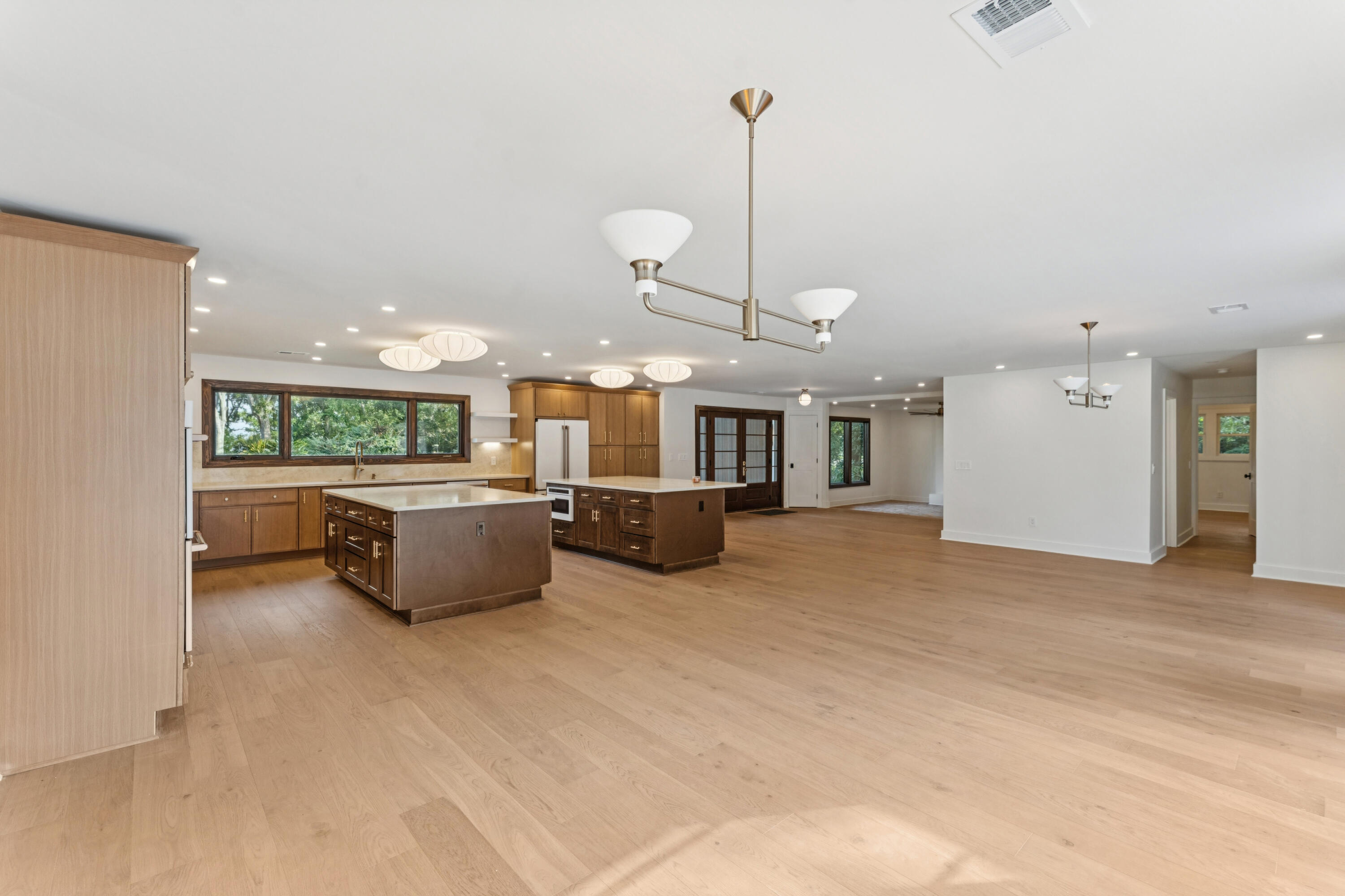 924 White Point Boulevard