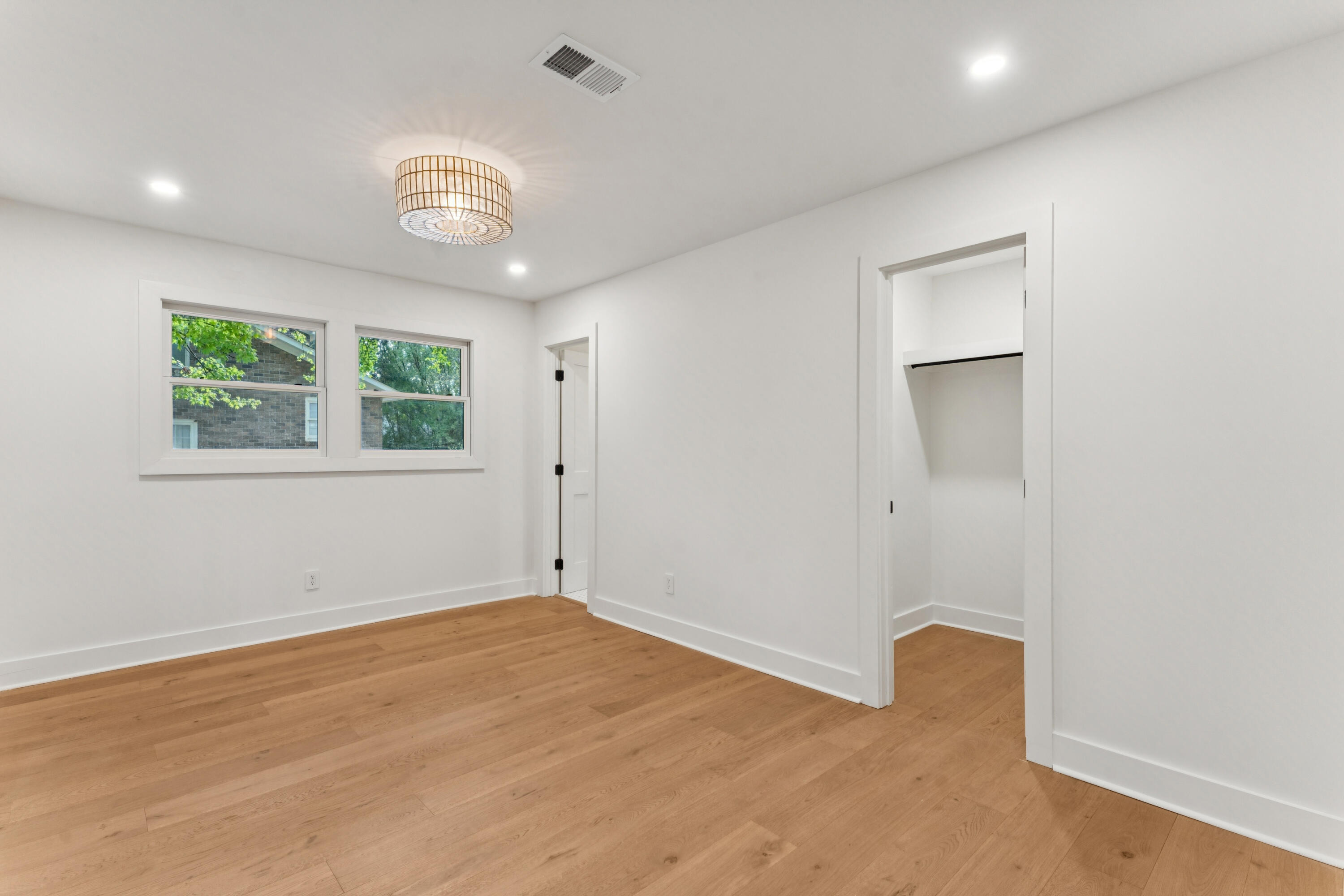 924 White Point Boulevard