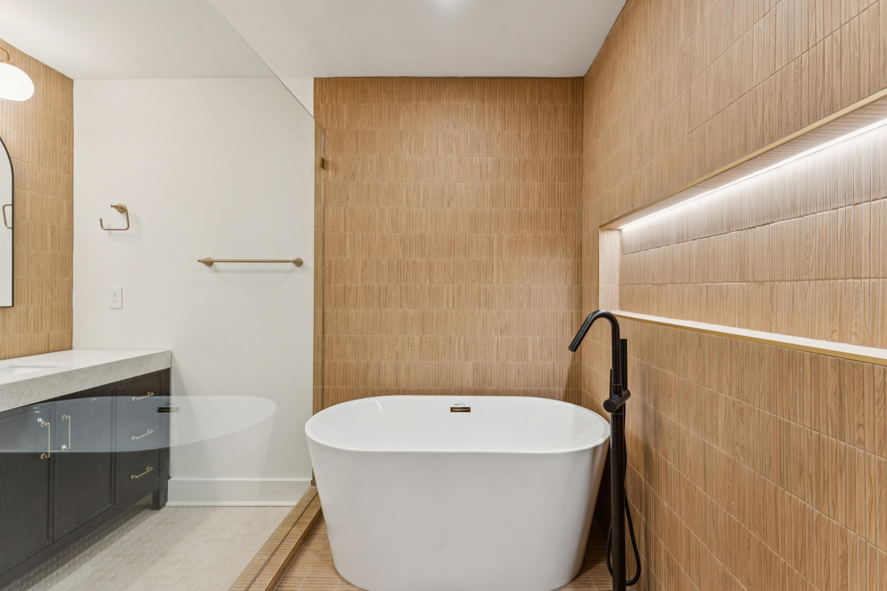 924 White Point Boulevard