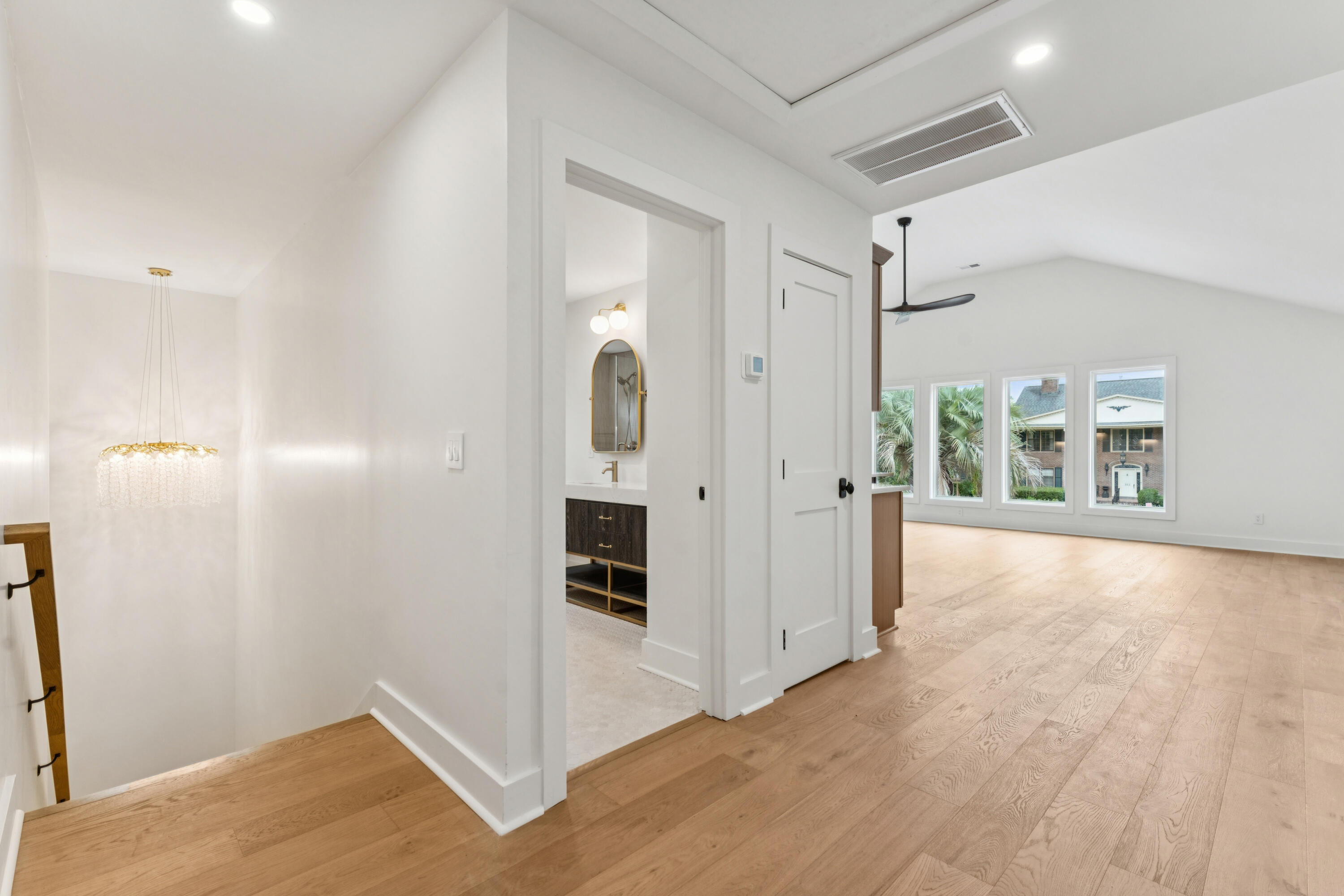 924 White Point Boulevard