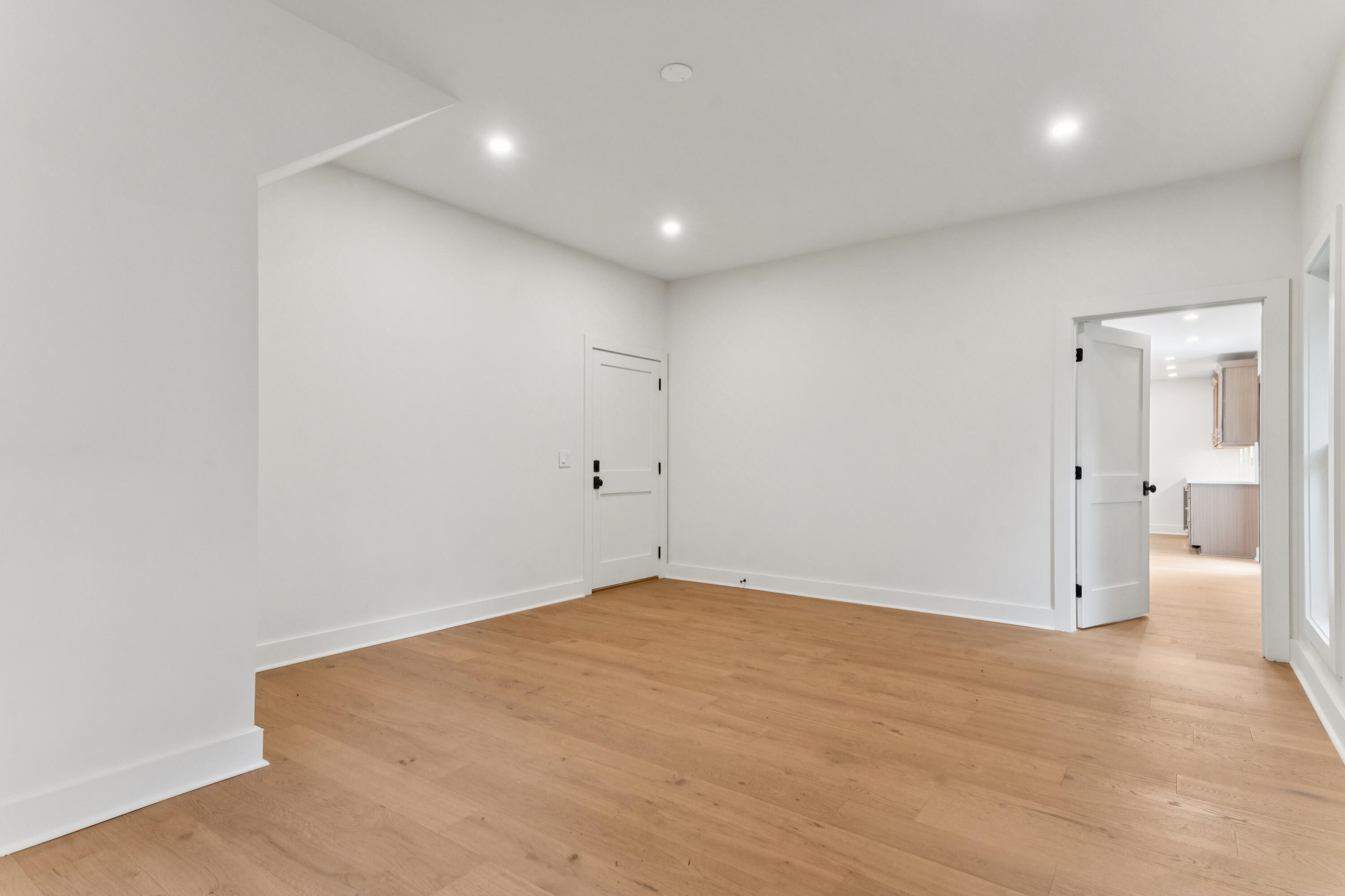 924 White Point Boulevard