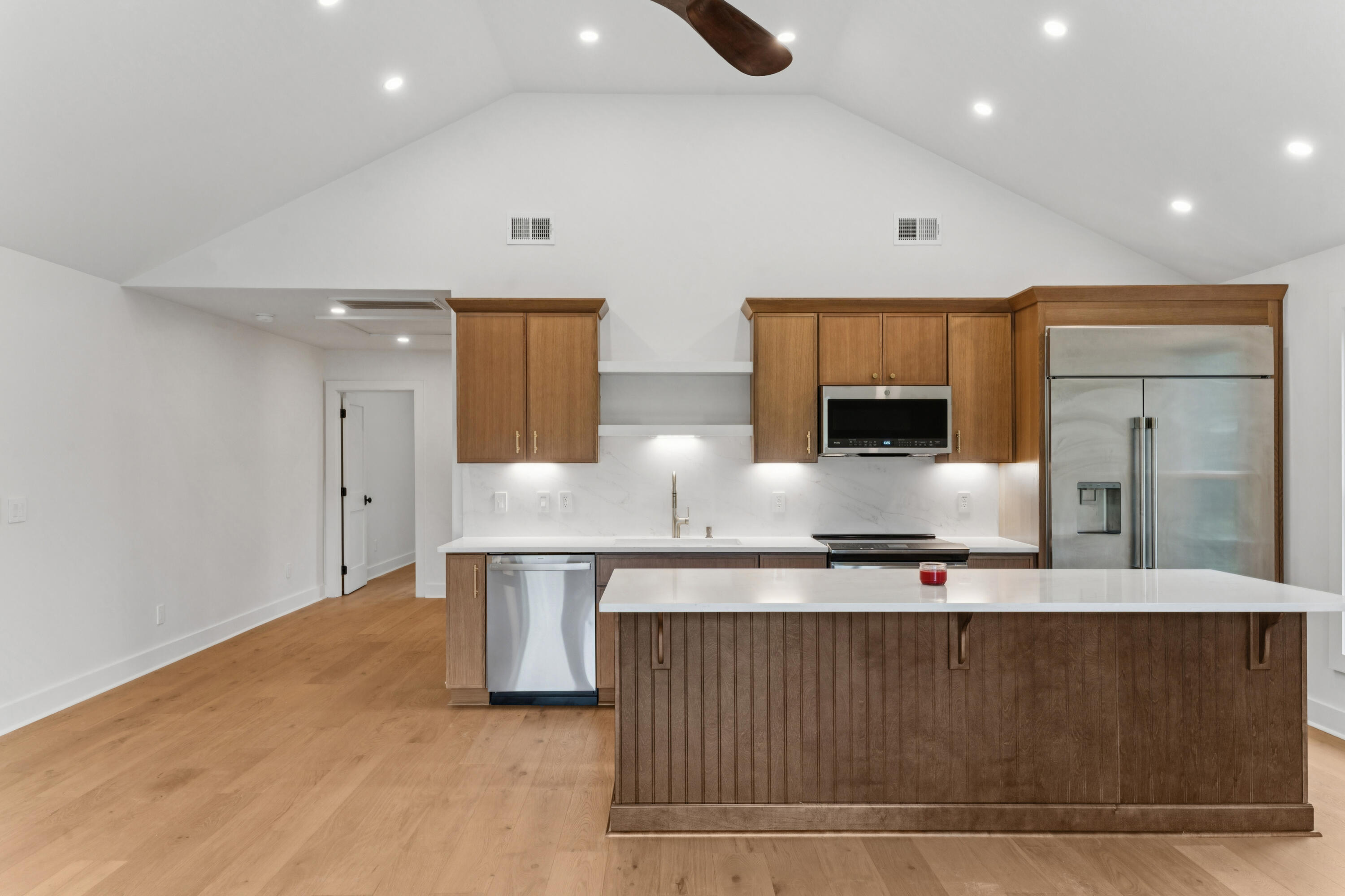 924 White Point Boulevard