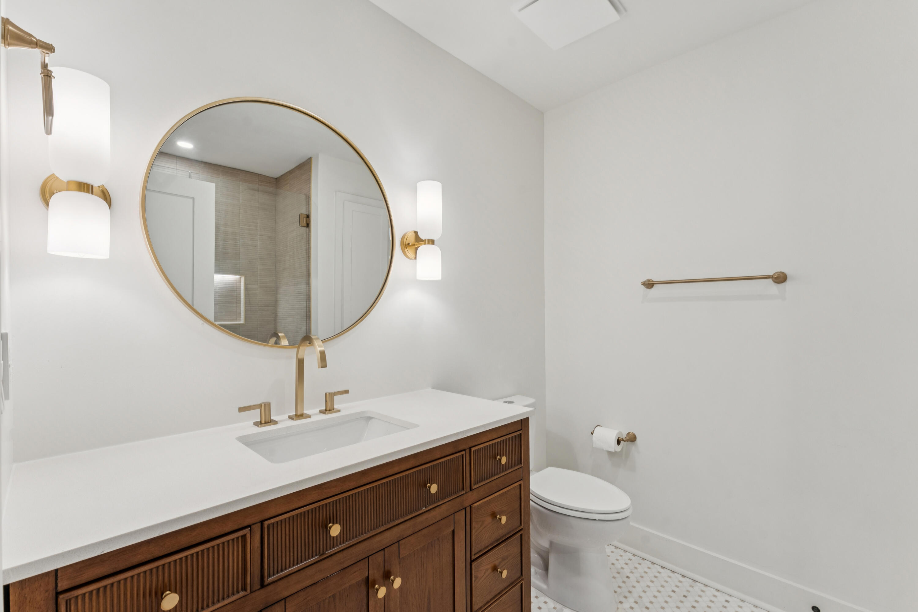 924 White Point Boulevard