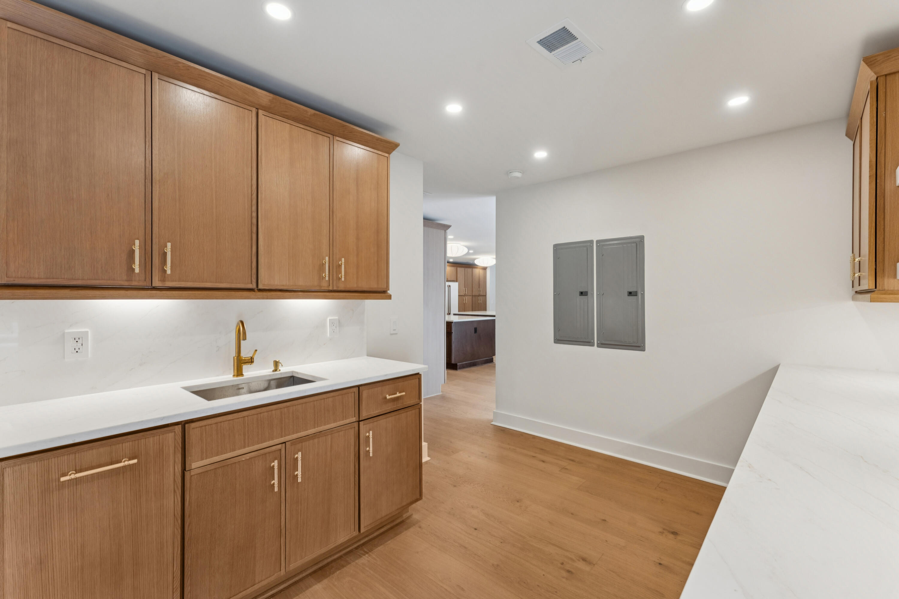 924 White Point Boulevard