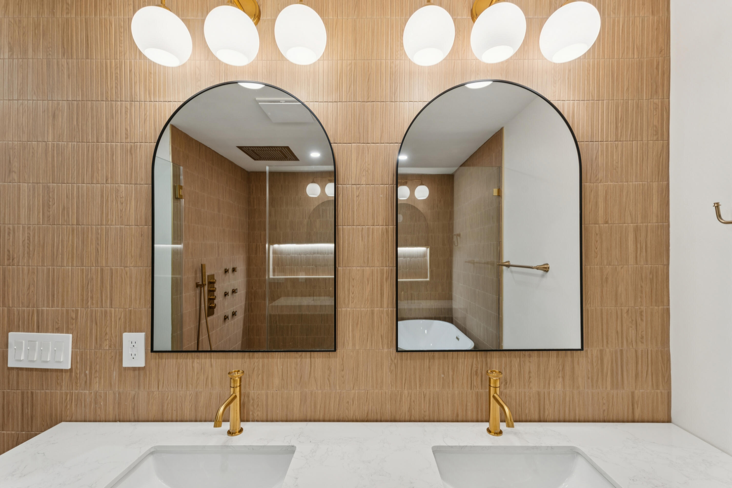 924 White Point Boulevard