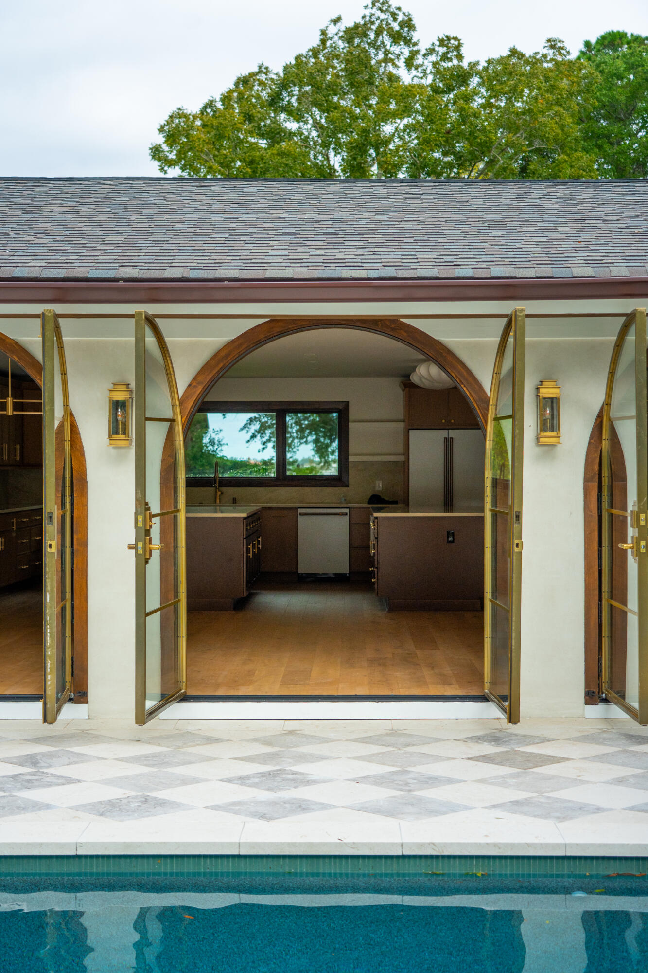 924 White Point Boulevard