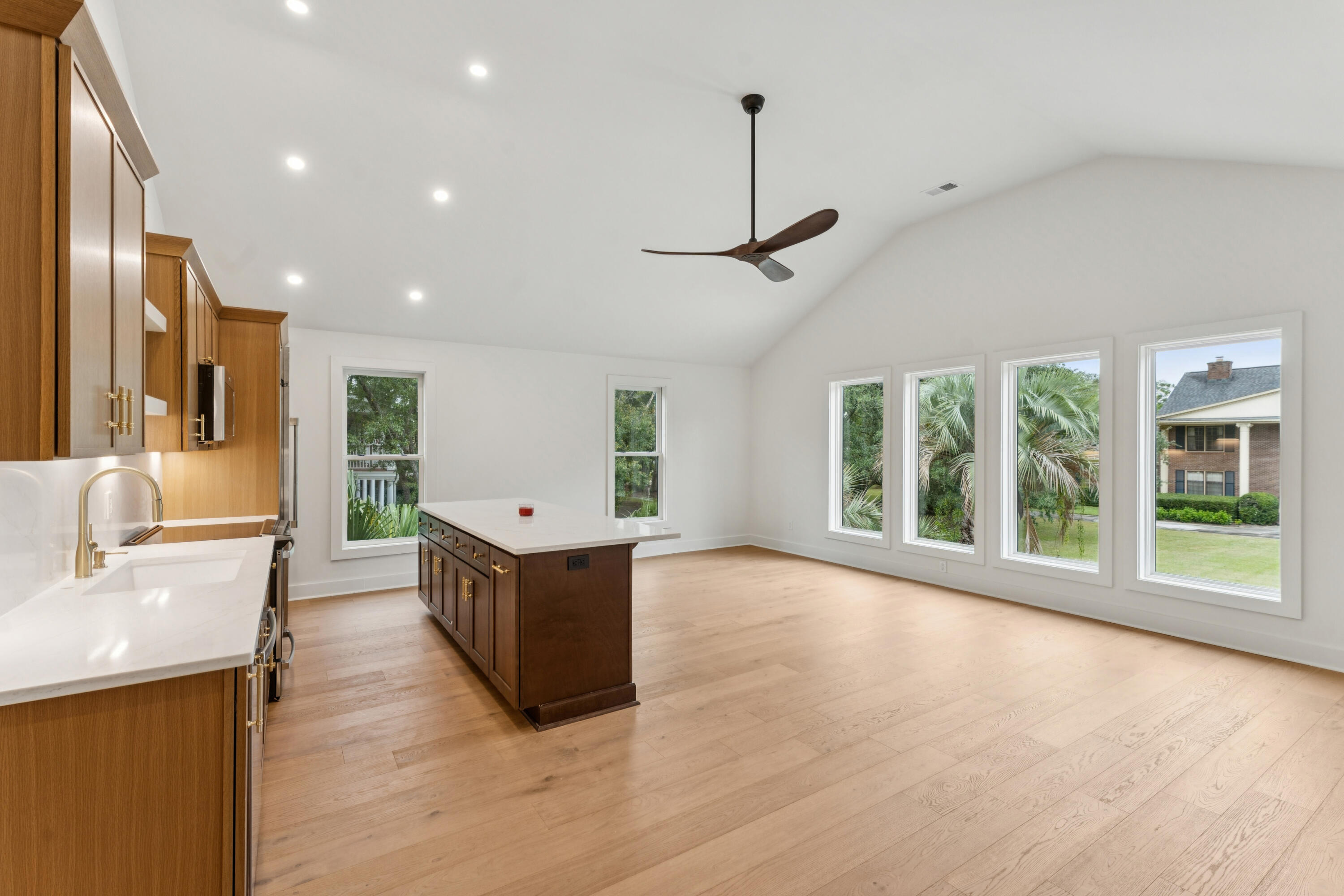 924 White Point Boulevard