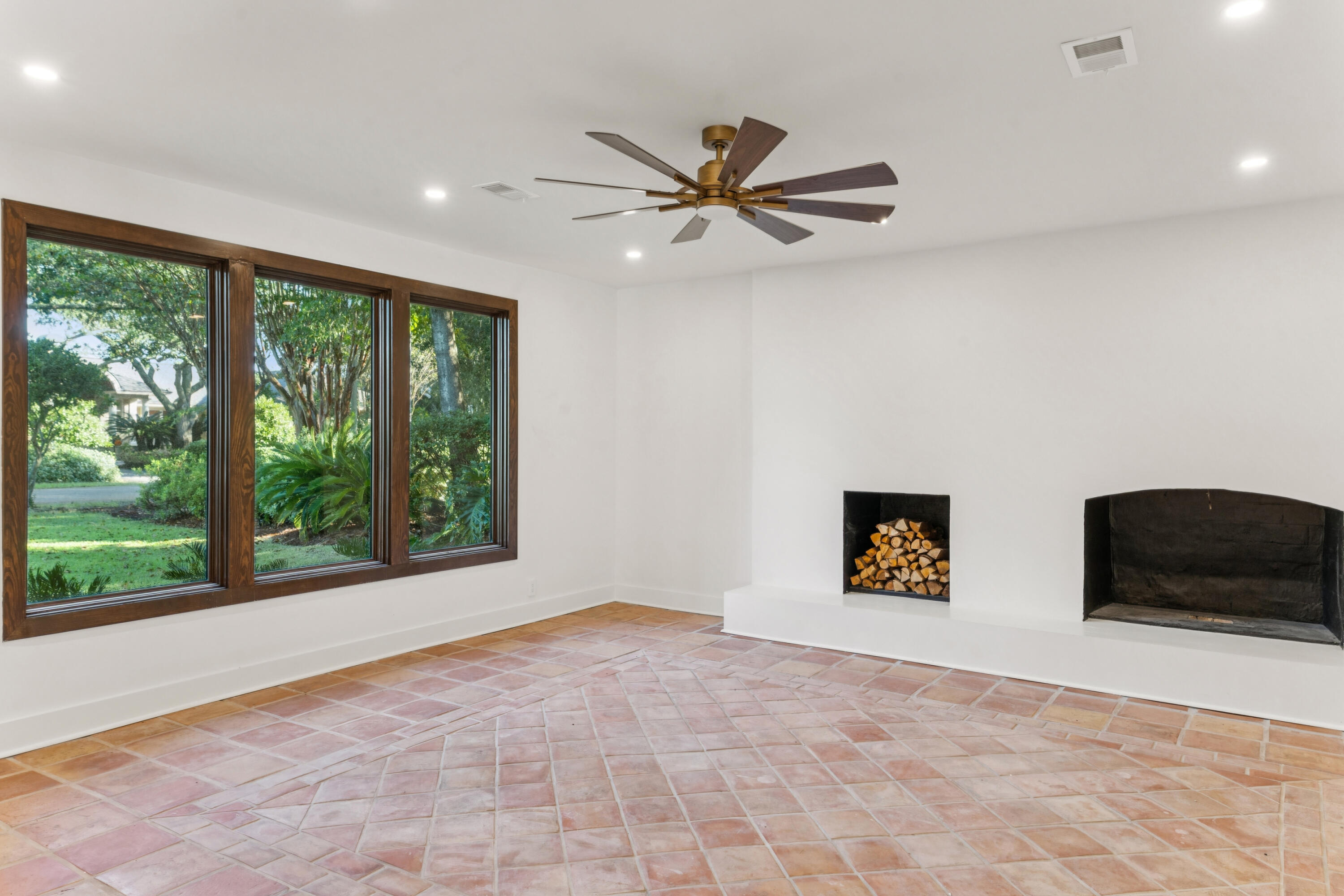 924 White Point Boulevard