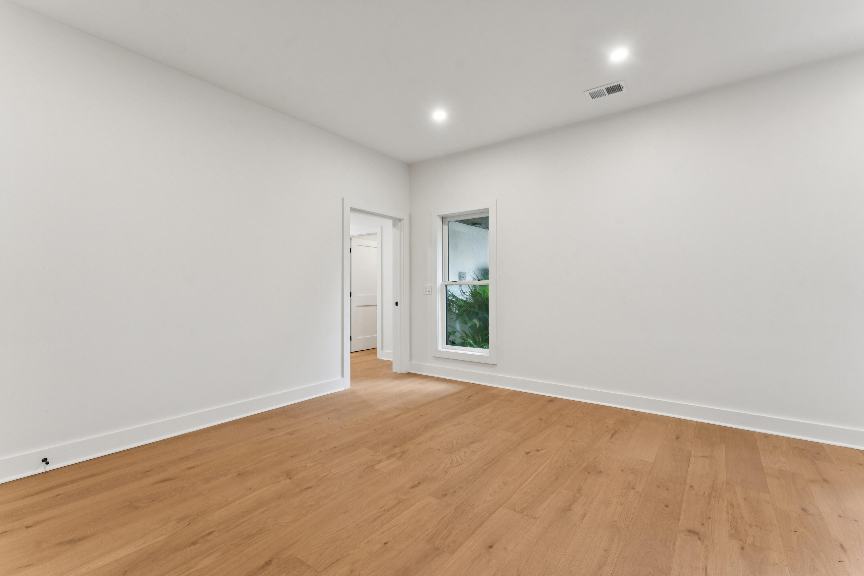 924 White Point Boulevard